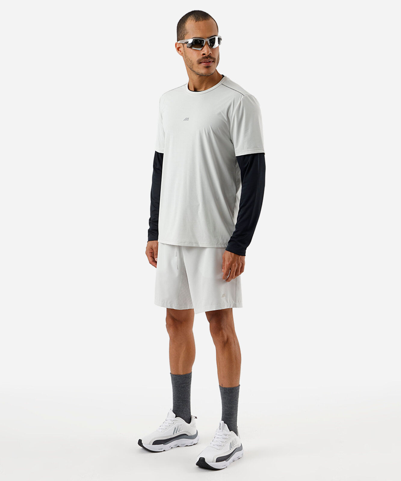 camiseta esportiva masculina de poliamida manga curta cinza