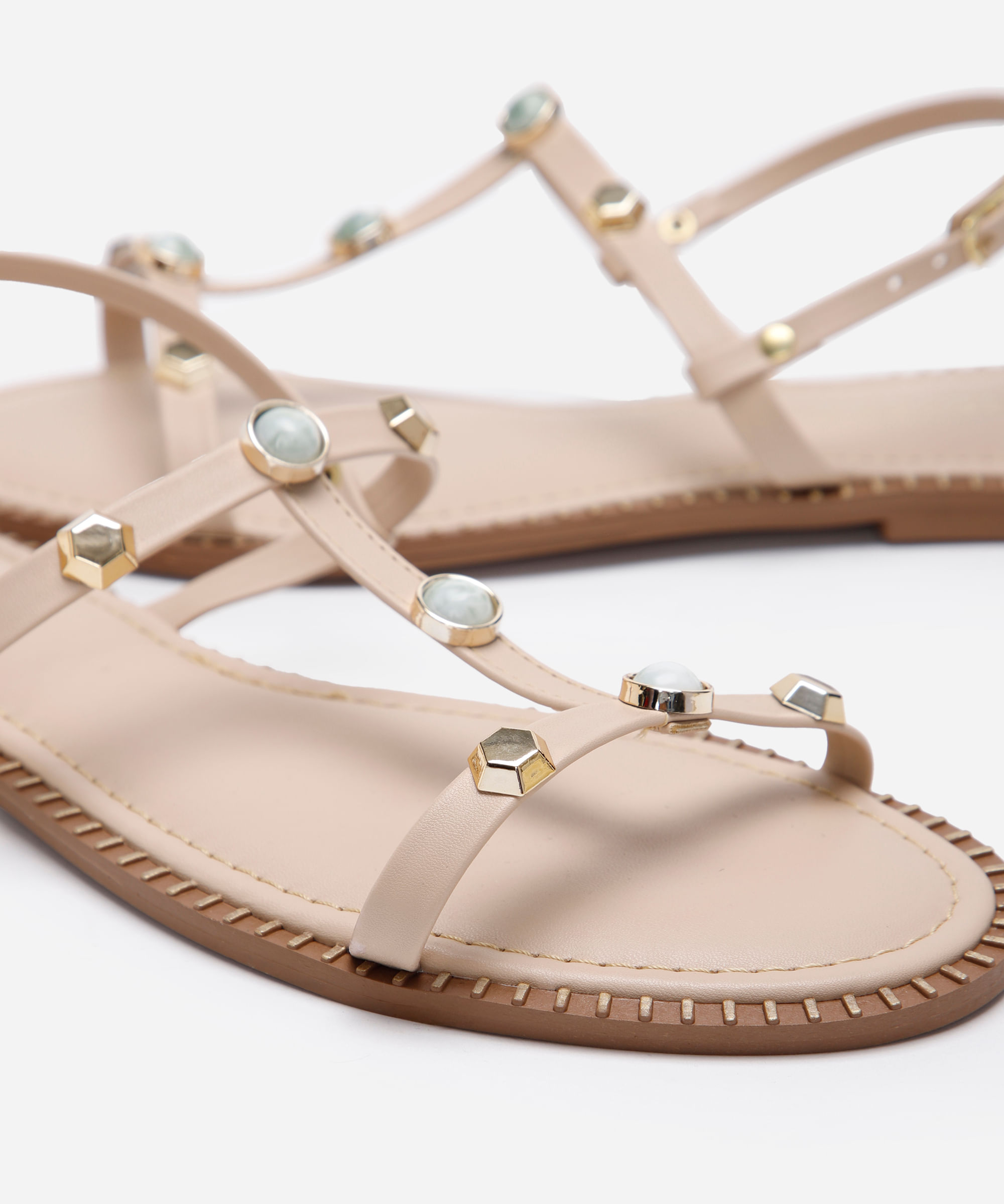 rasteirinha com tachas oneself bege