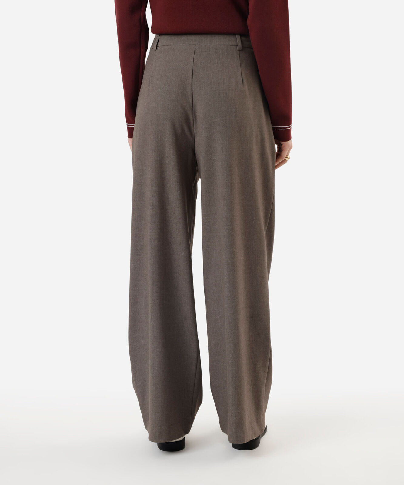 calça de alfaiataria wide leg feminina com pregas marrom