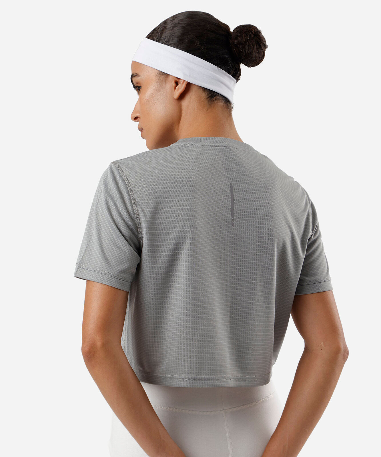 cropped feminino esportivo com refletivos cinza