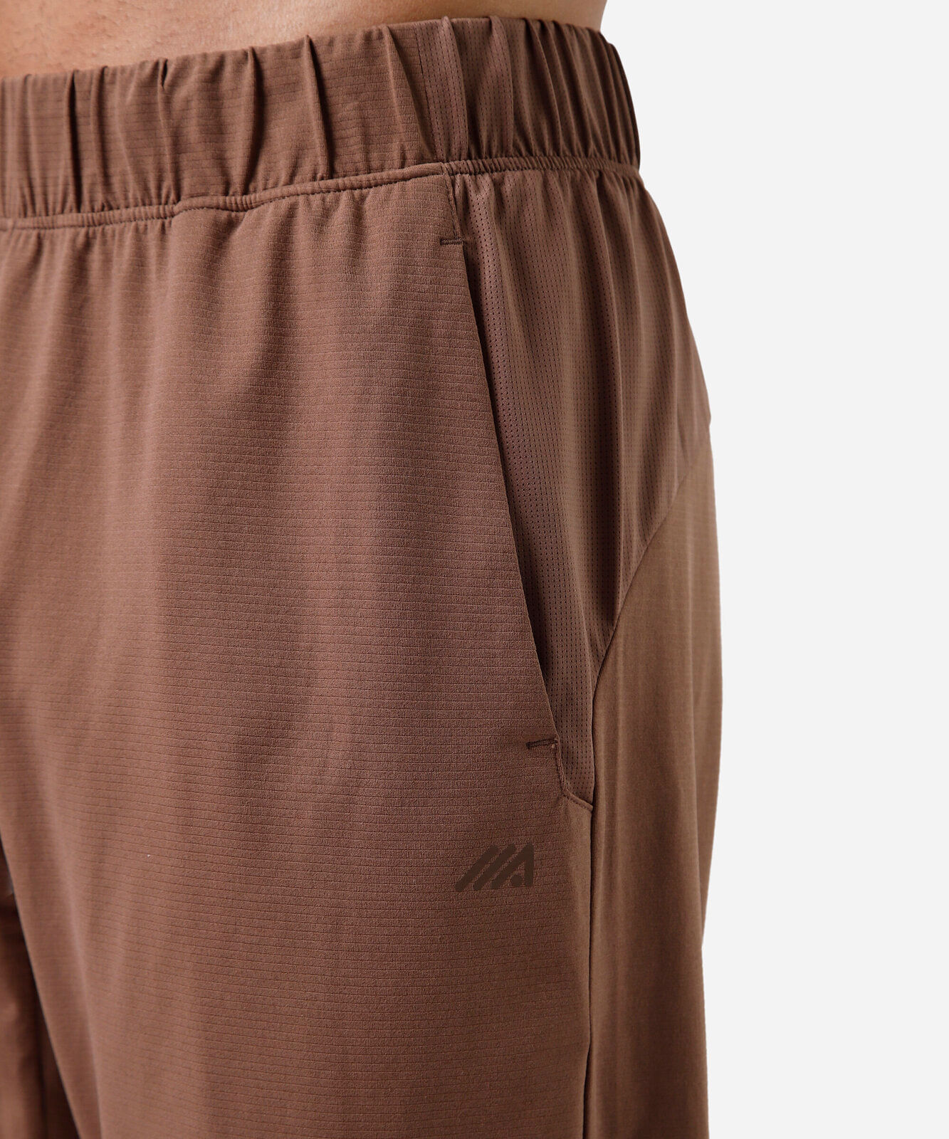 calça reta masculina esportiva com zíper na barra marrom