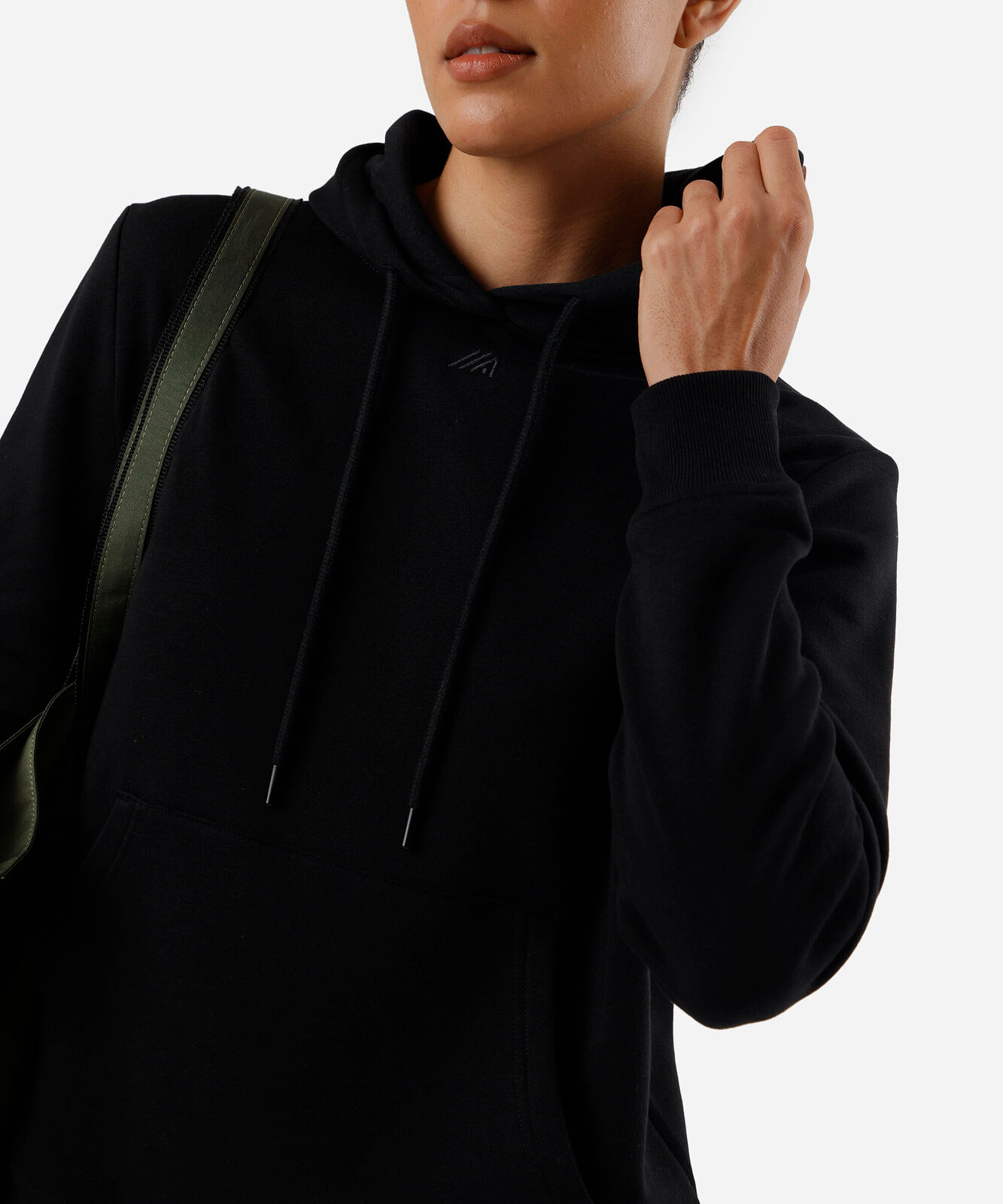 blusa de moletom com capuz e bolso preta