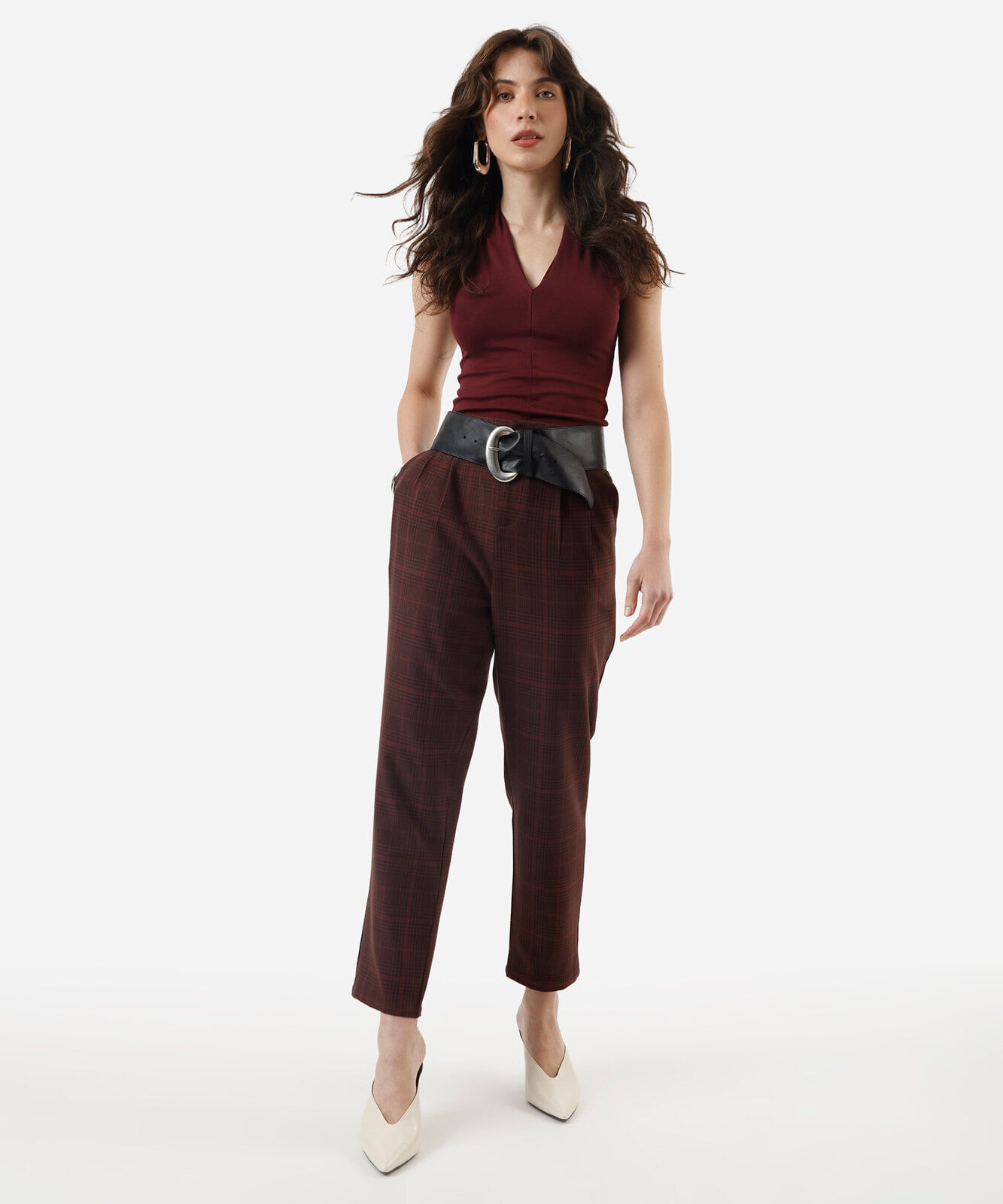 regata feminina com viscose decote v vinho