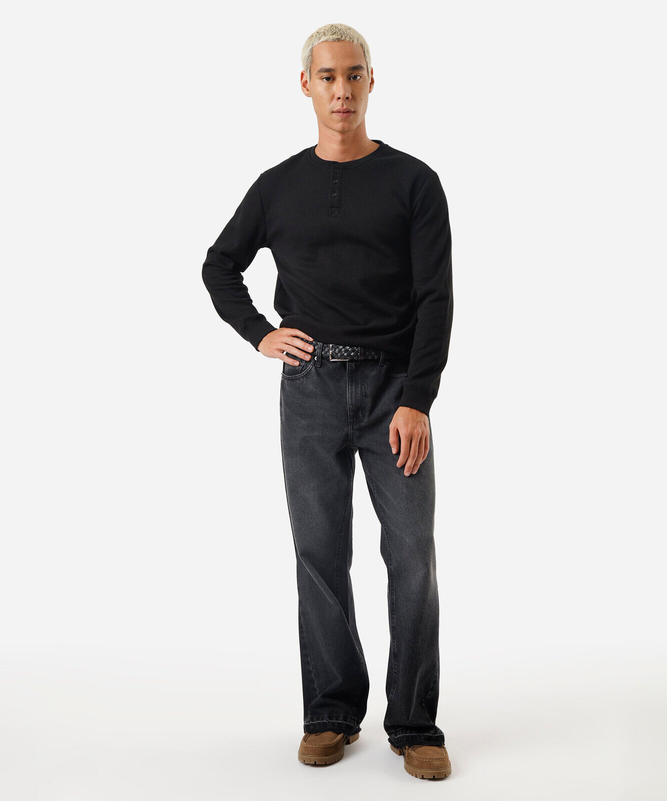 calça flare masculina jeans com barra a fio preta