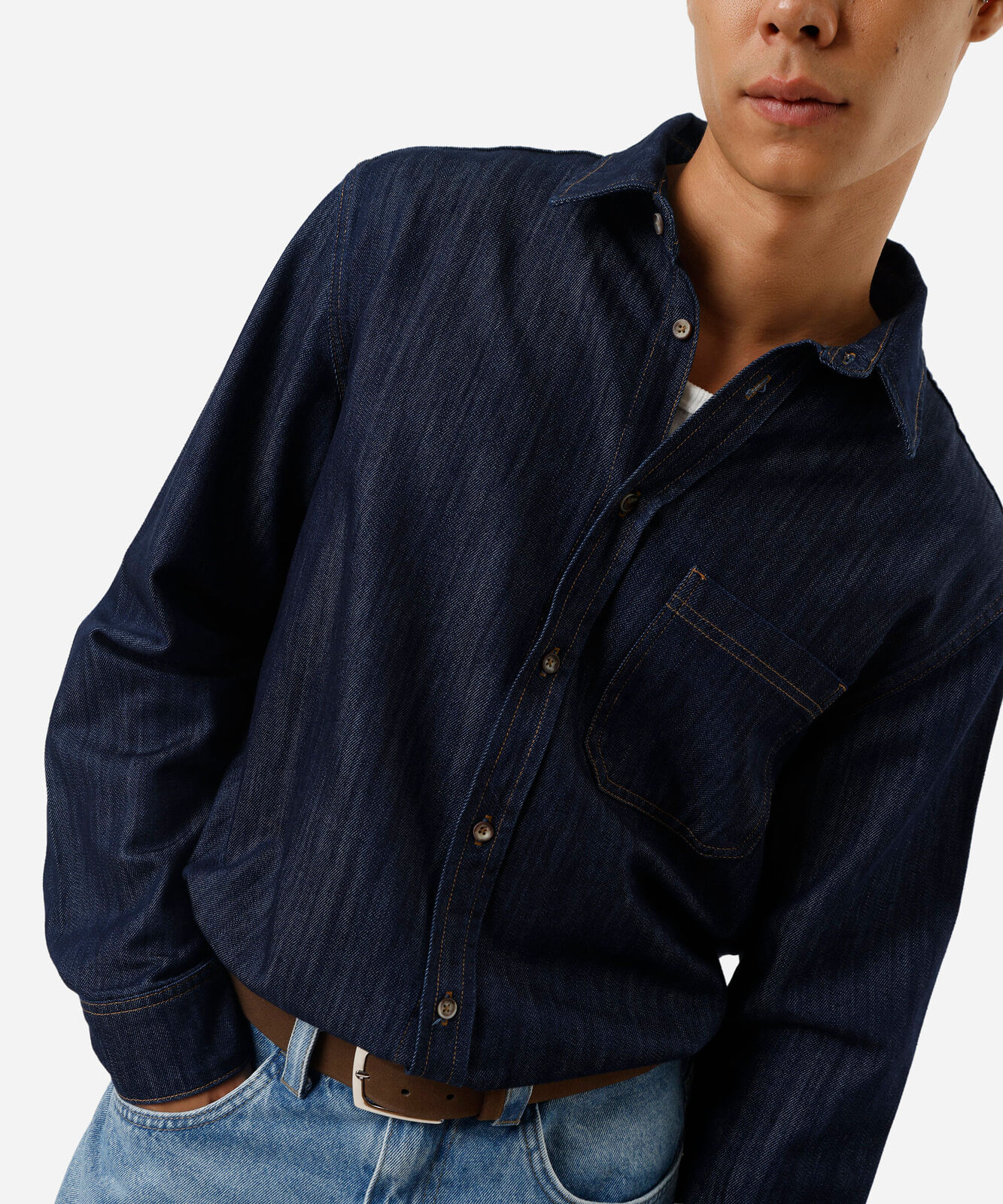 camisa masculina jeans com bolso manga longa azul