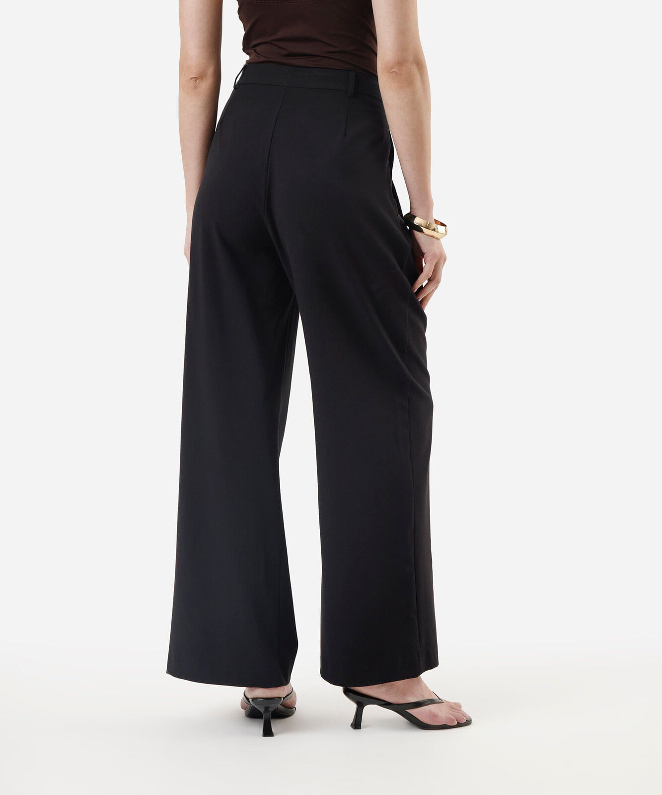 calça de alfaiataria wide leg feminina com pregas preta
