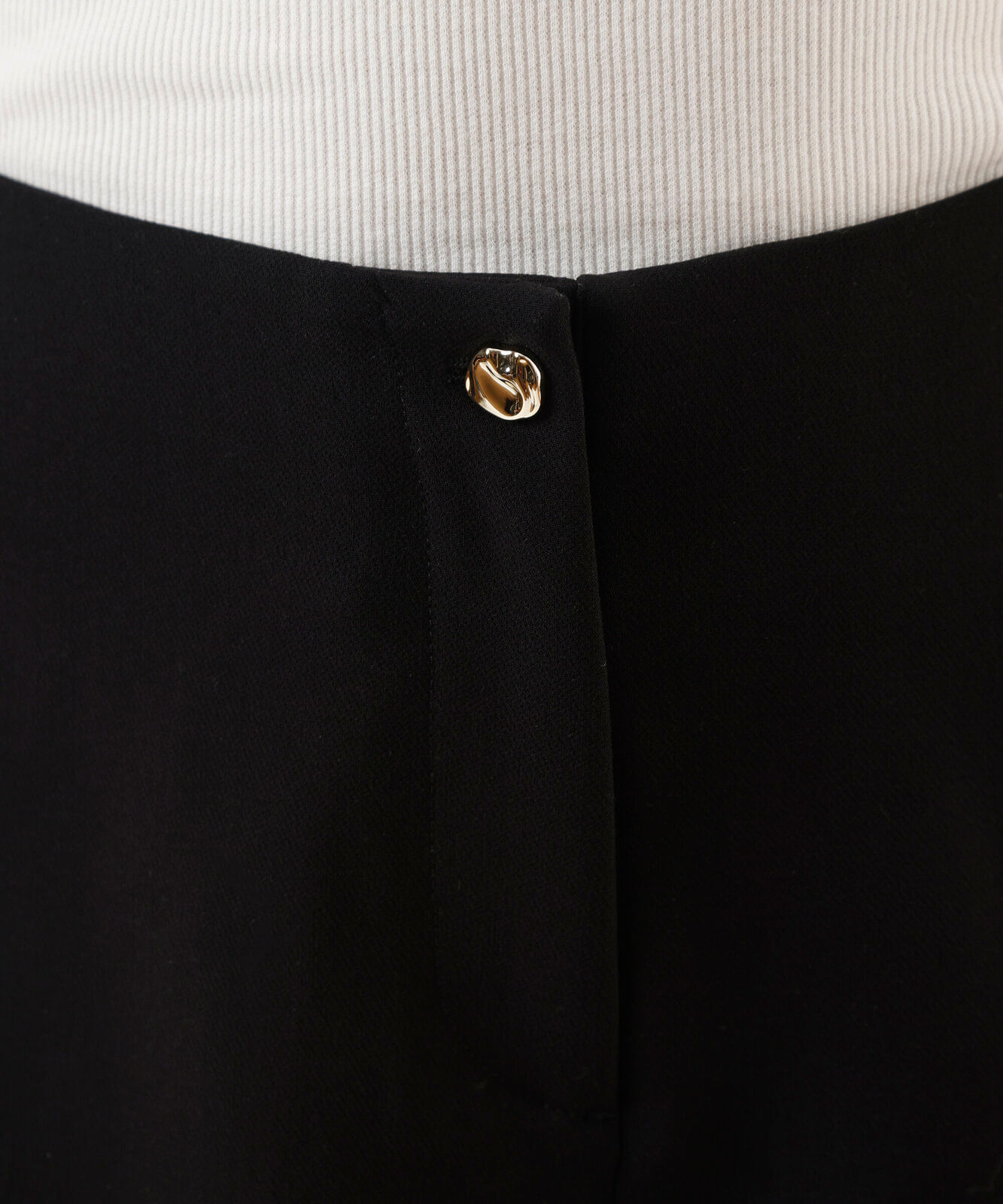 short de alfaiataria feminino com viscose cintura alta preto