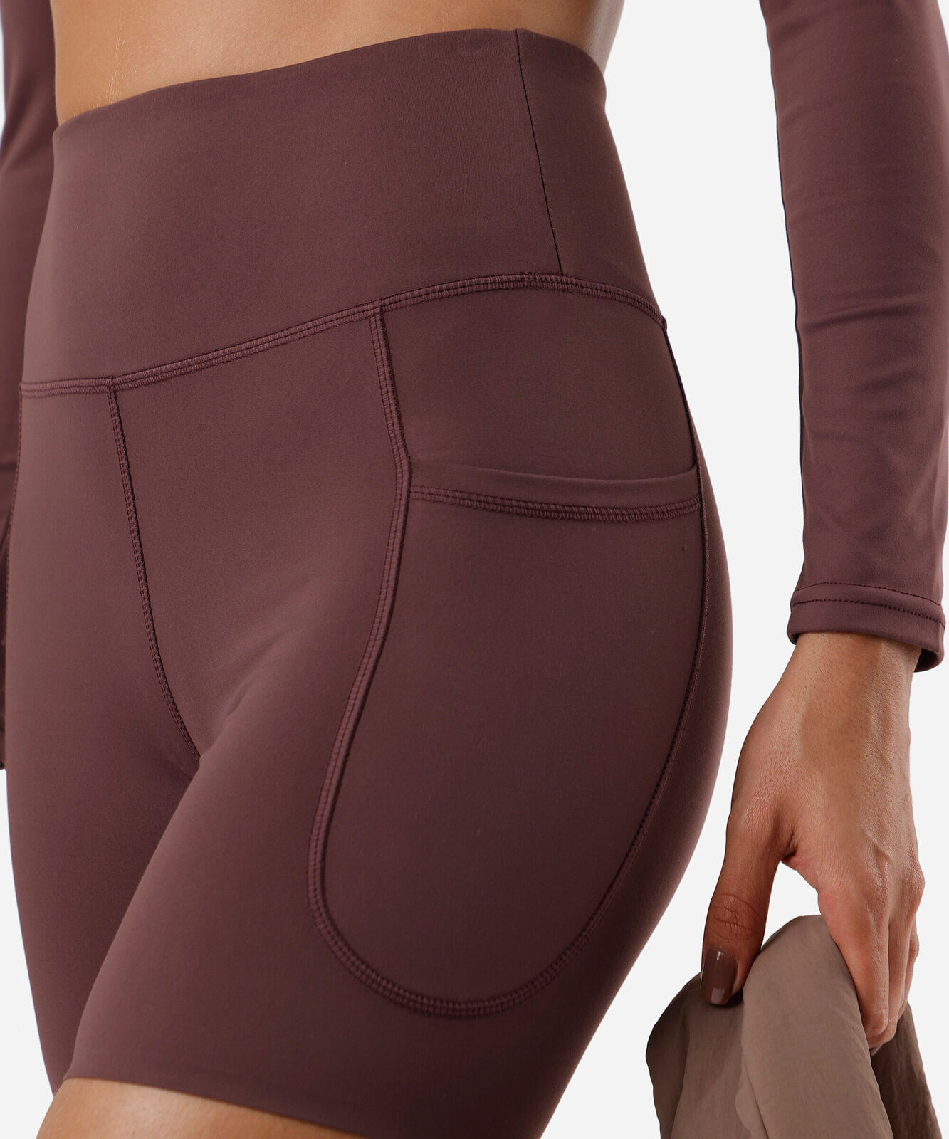 bermuda feminina esportiva com bolsos vermelho