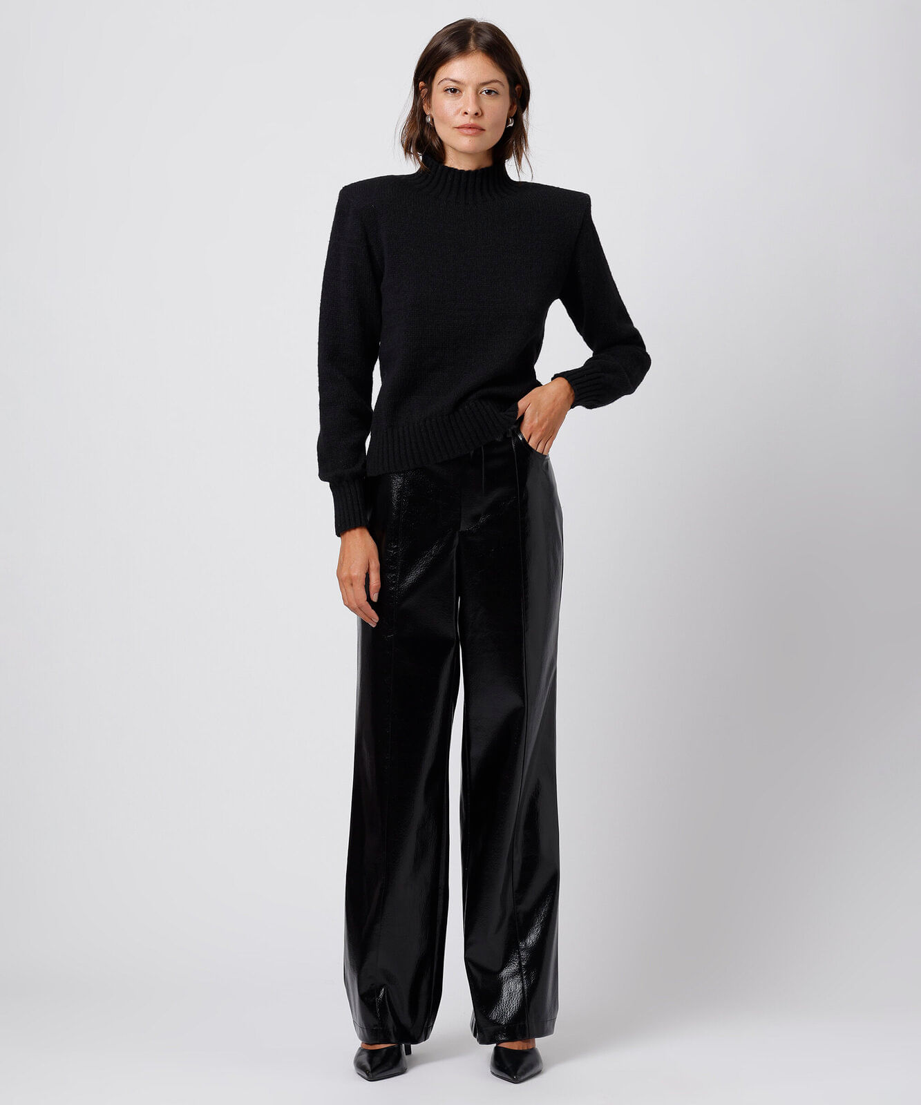 suéter feminino de tricot gola alta com ombreiras mindset preto