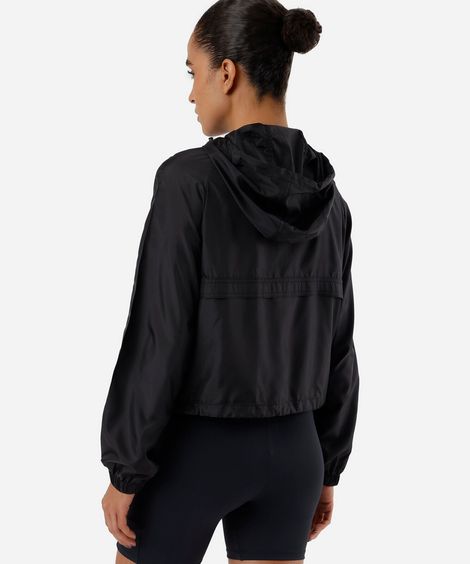 jaqueta corta vento com capuz esportiva ace - preto