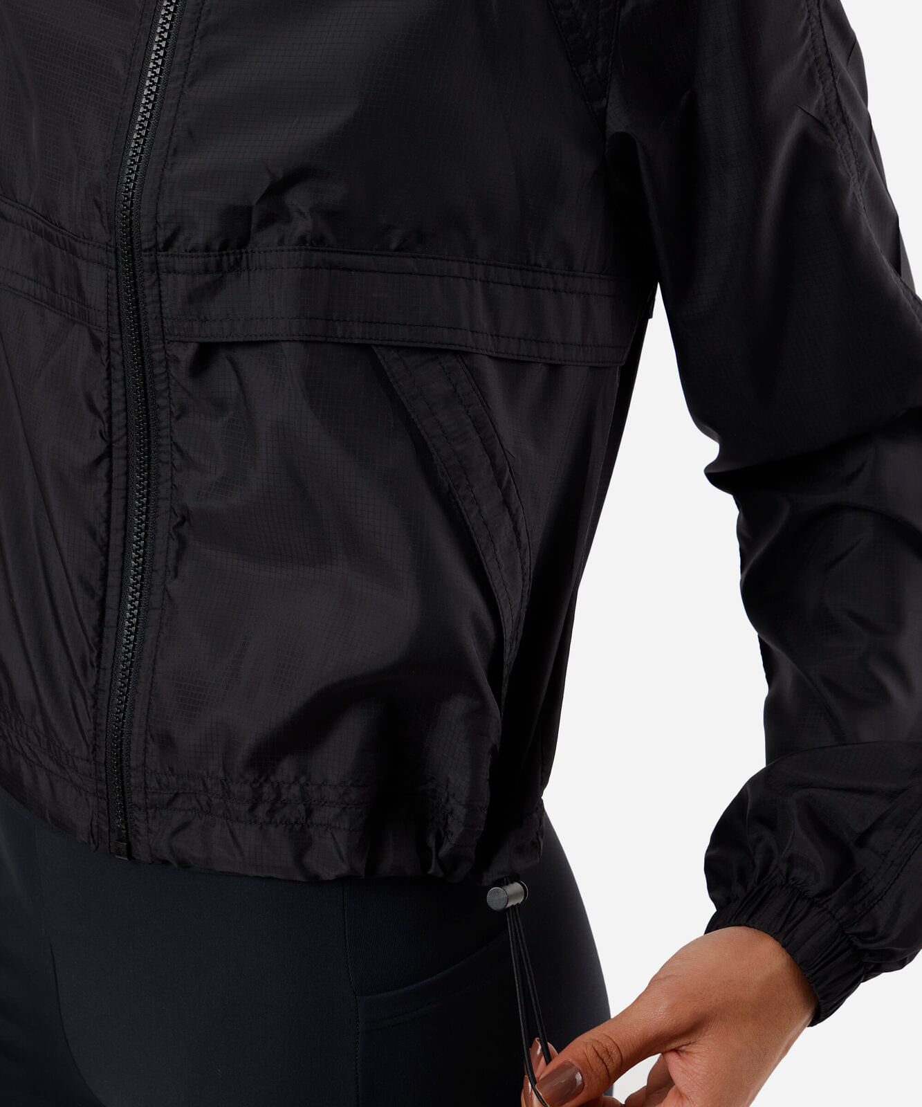 jaqueta corta vento com capuz esportiva ace - preto