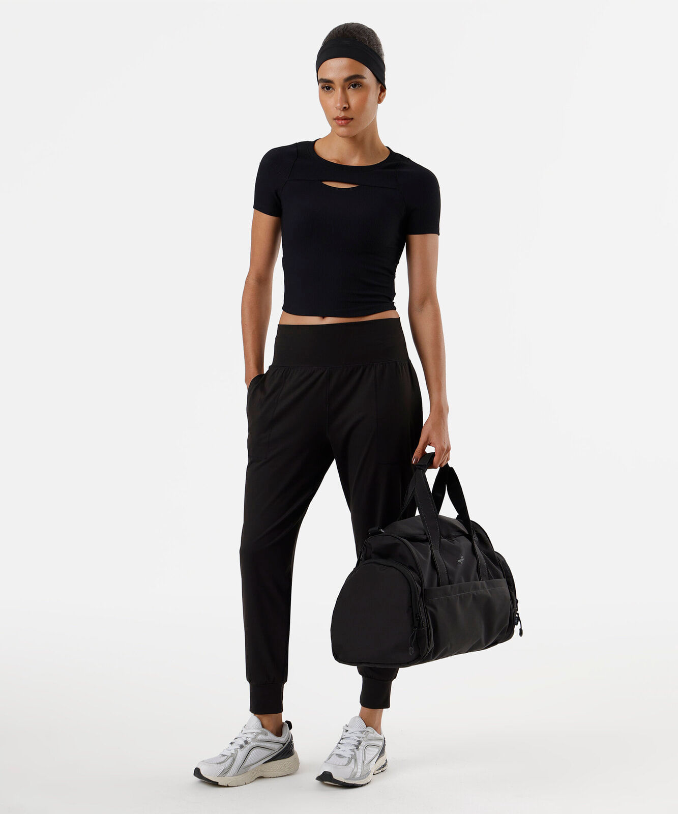 blusa feminina cropped canelada esportiva preta