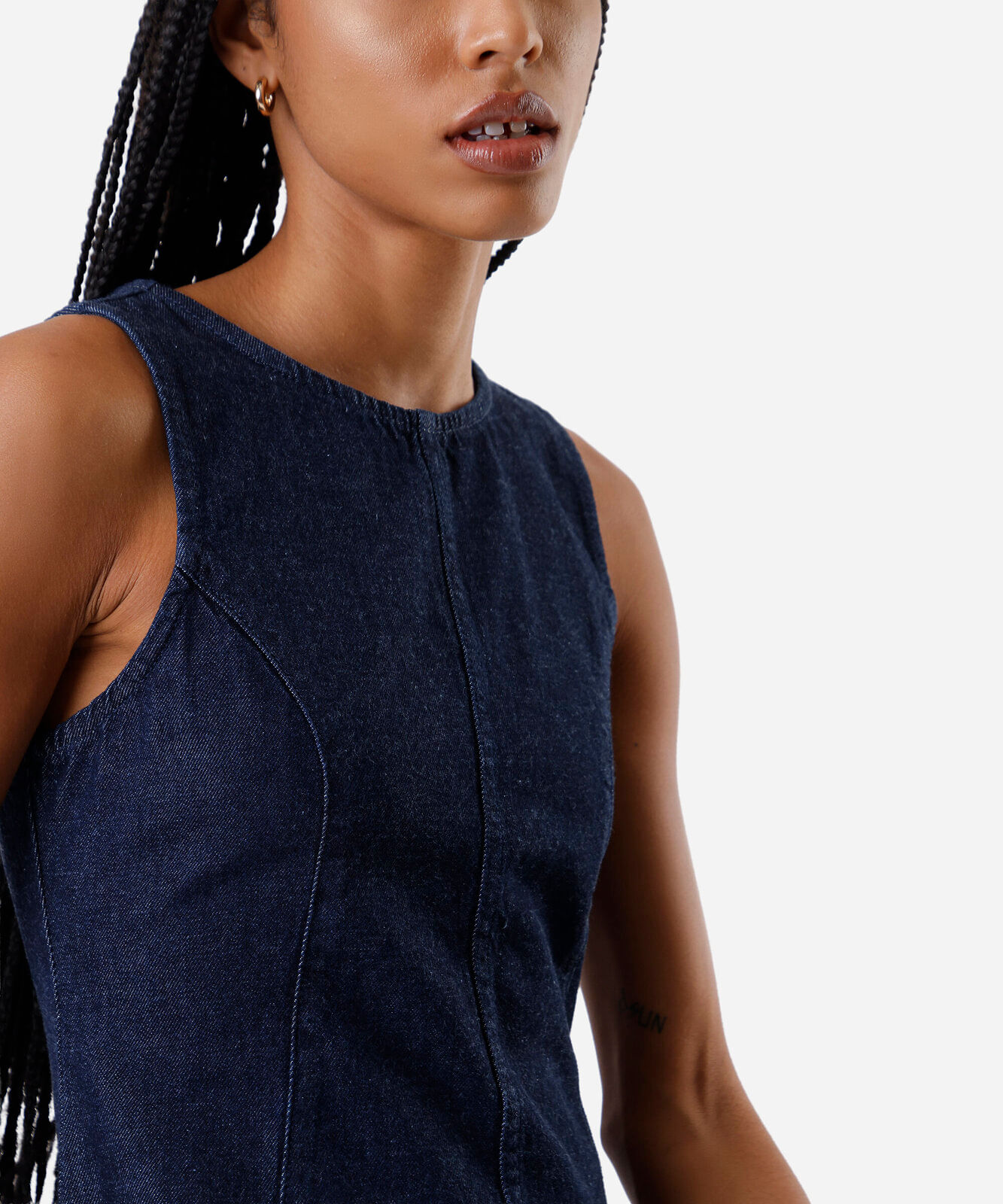 vestido curto feminino jeans com recortes azul