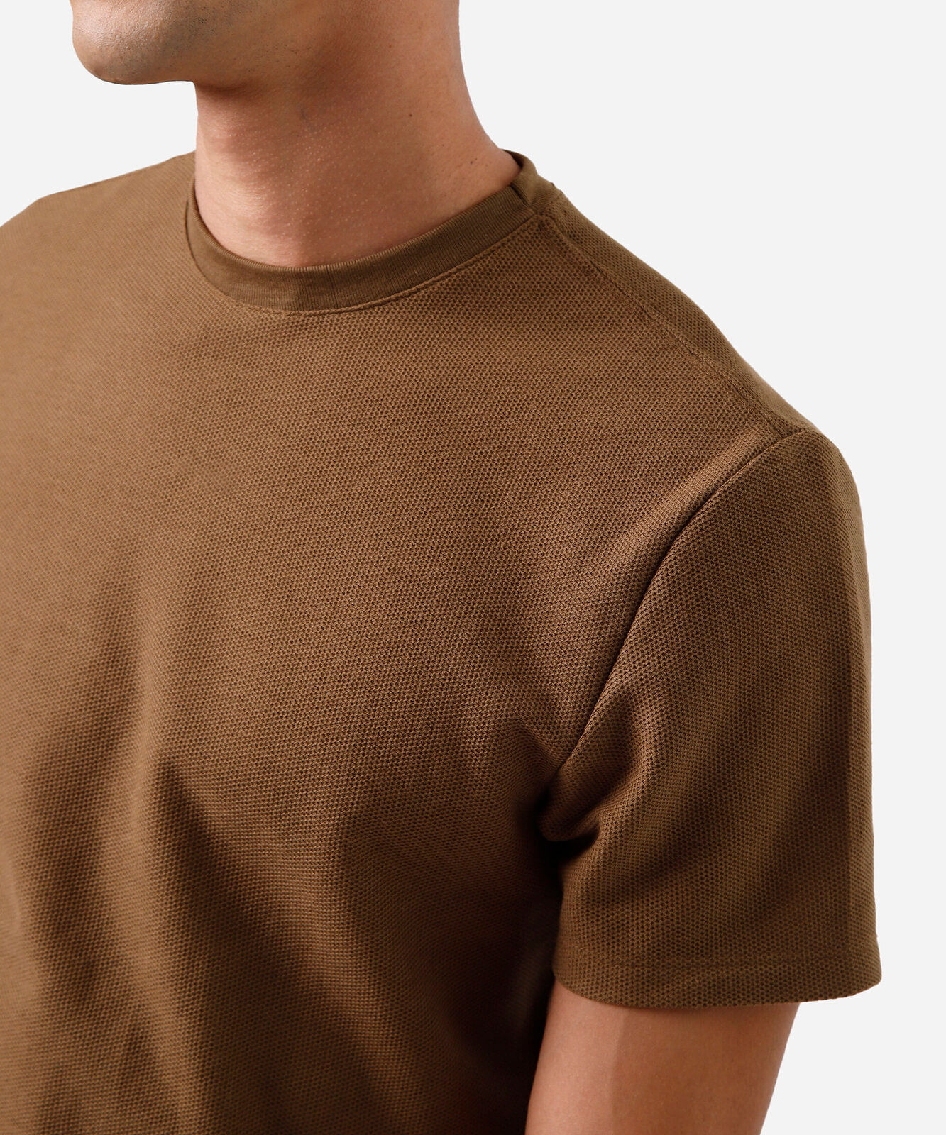 camiseta de algodão texturizada manga curta marrom