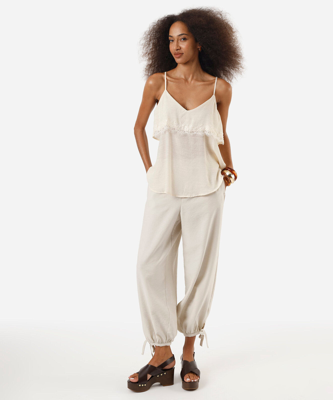 blusa alça fina feminina com viscose e renda texturizada off white