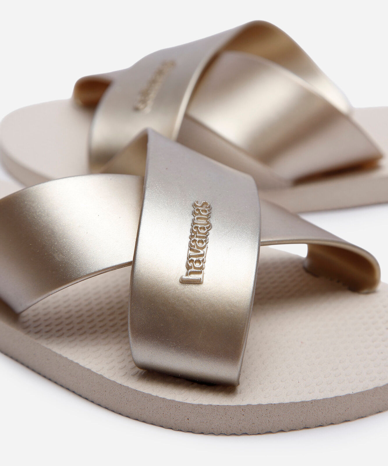 rasteirinha havaianas aqua metallic bege
