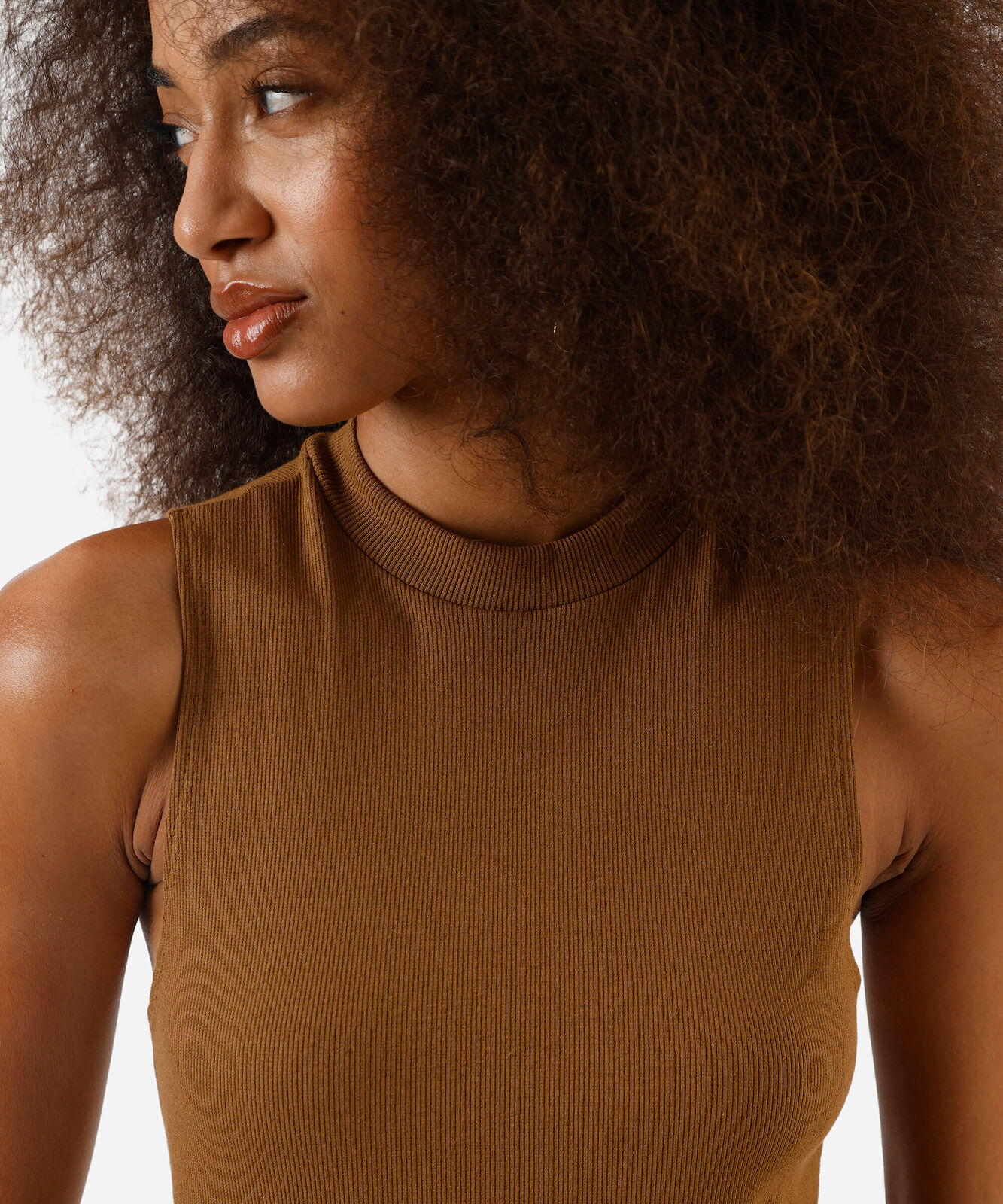 vestido curto feminino de algodão canelado bege