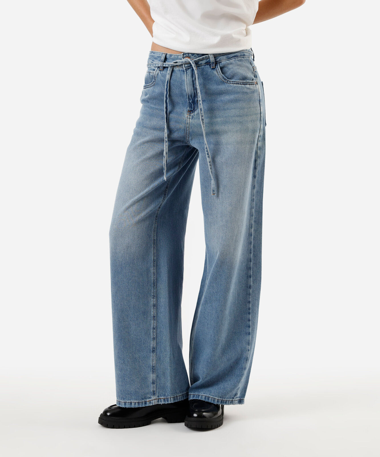 calça oversized feminina jeans destroyed com faixa azul