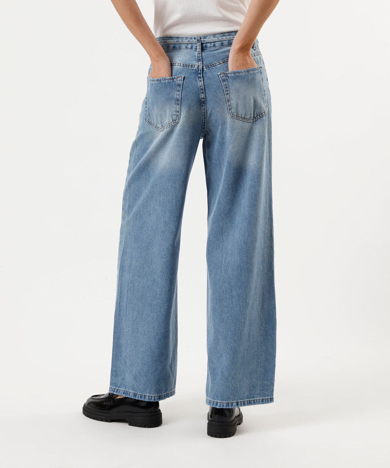calça oversized feminina jeans destroyed com faixa azul