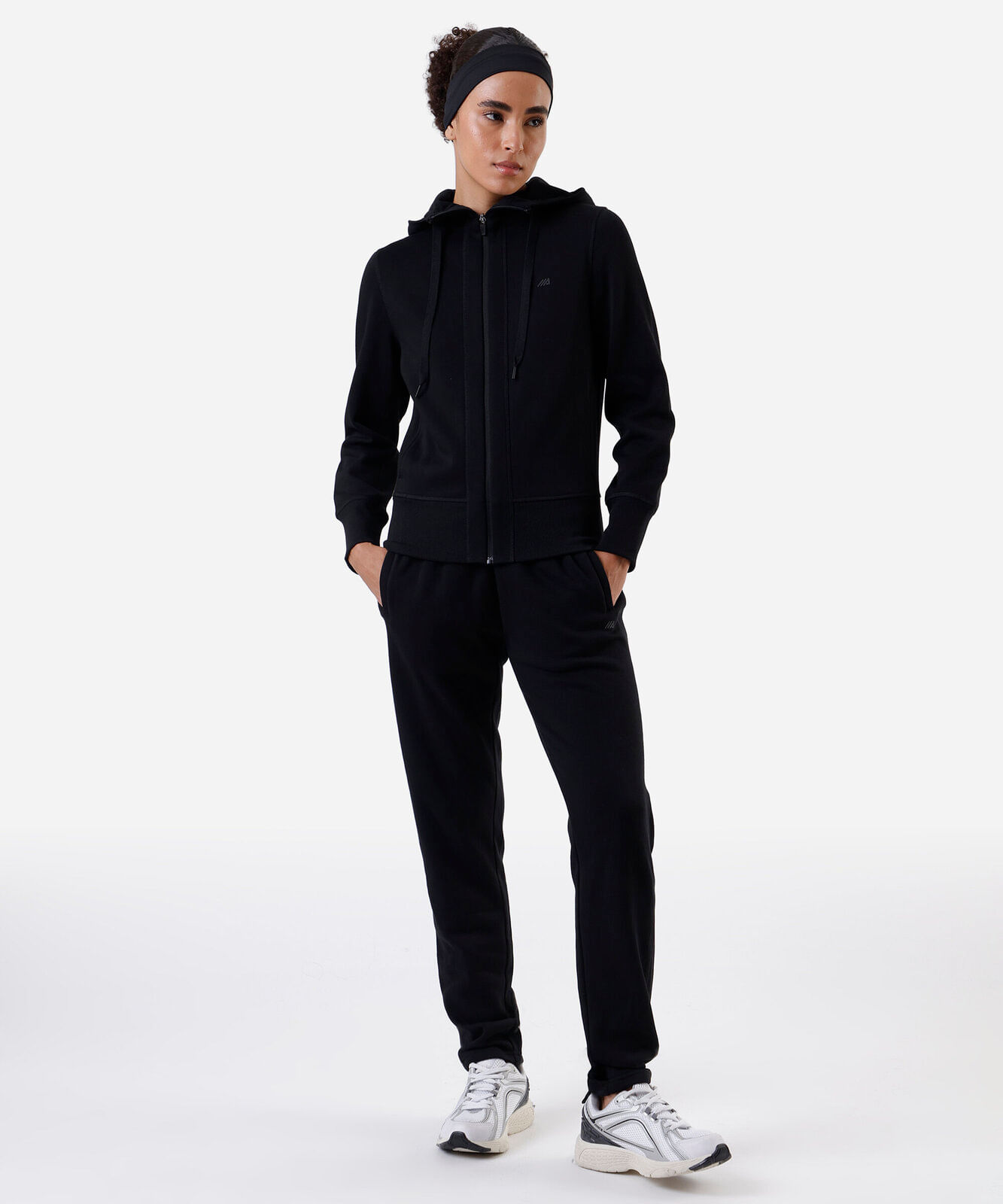 jaqueta feminina de moletom esportiva ace com capuz preta