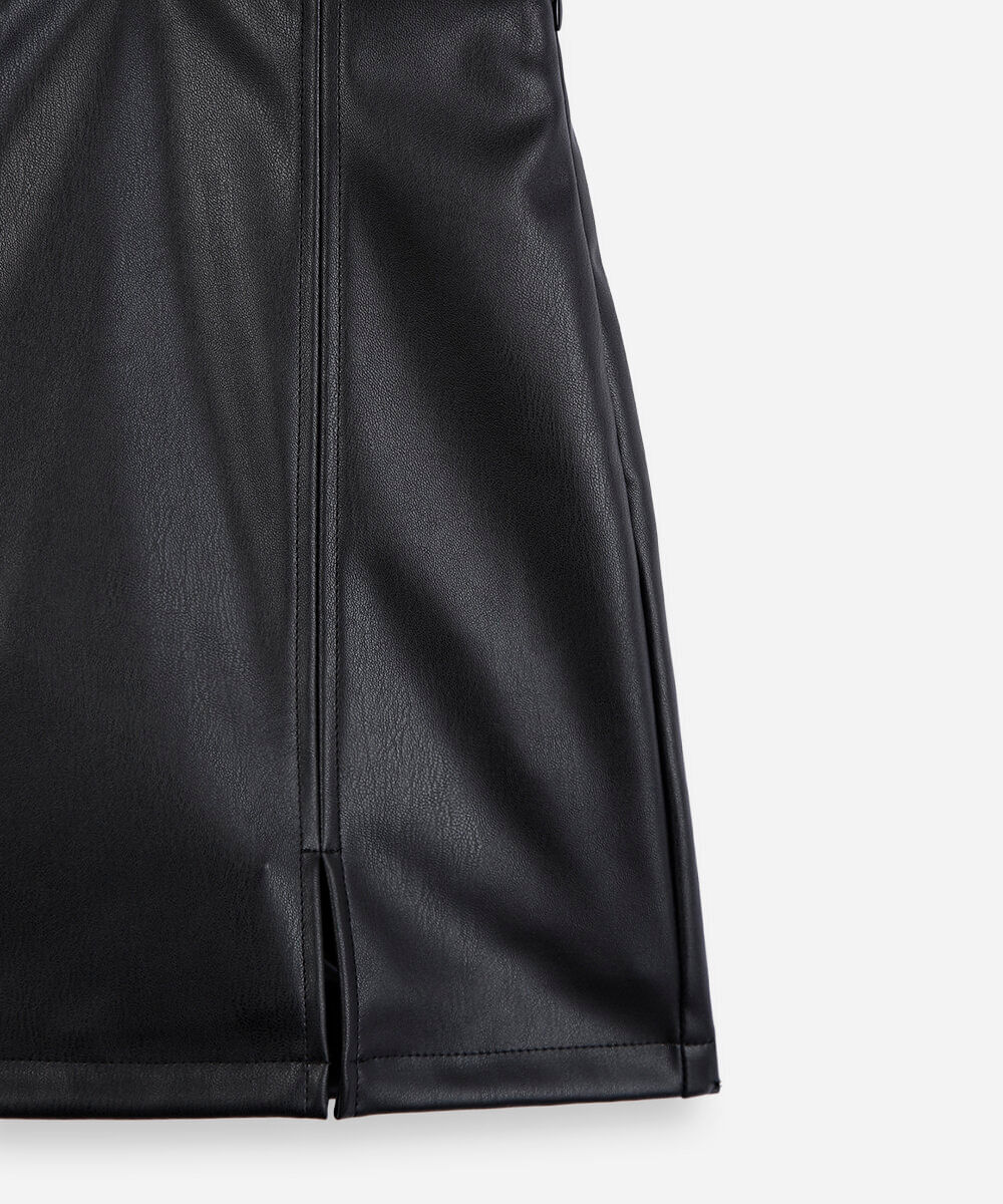 short saia juvenil plissada com fenda preto