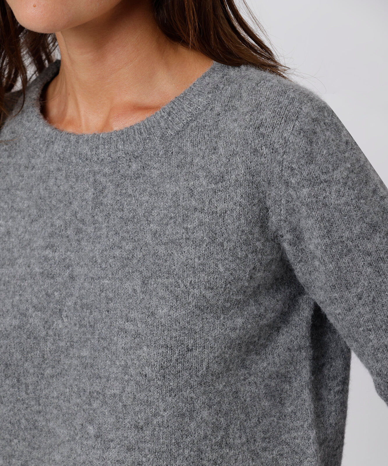 suéter feminino de tricot gola redonda mindset cinza