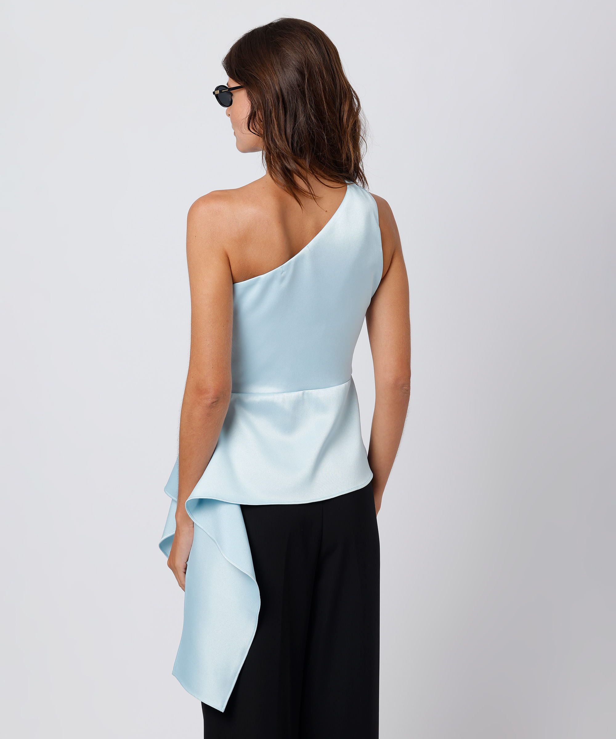 blusa ombro único feminina acetinada mindset azul