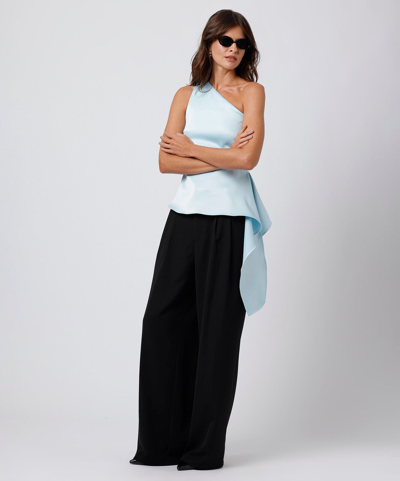 blusa ombro único feminina acetinada mindset azul