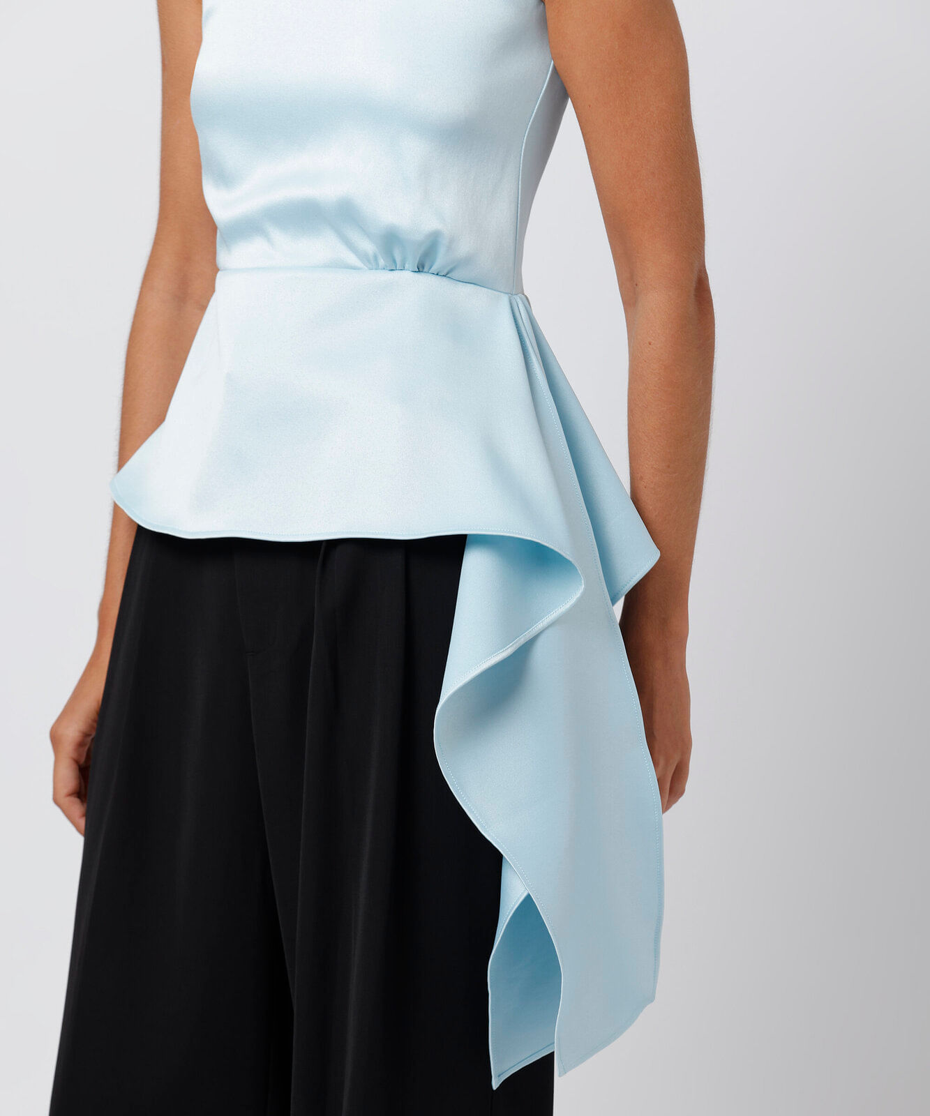 blusa ombro único feminina acetinada mindset azul