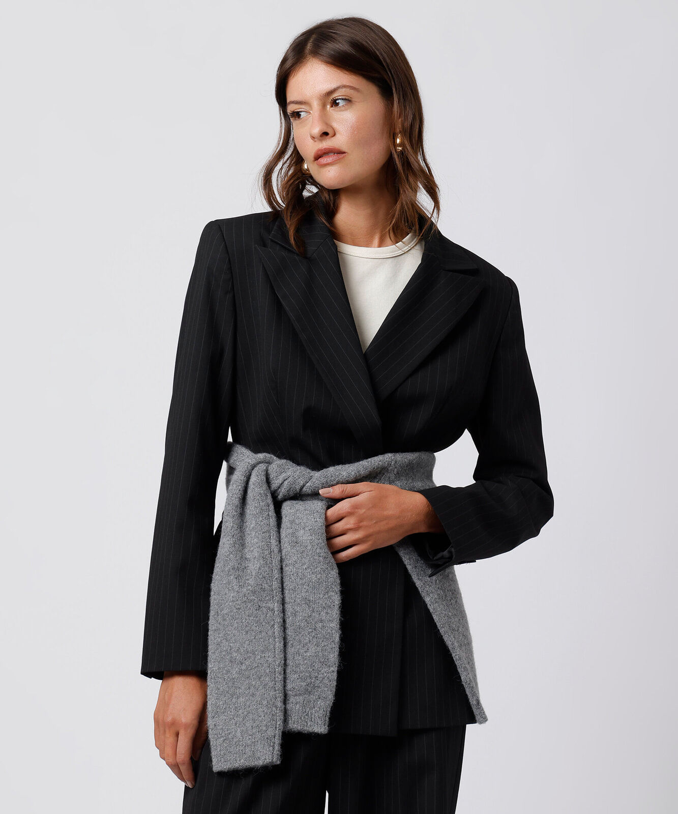 blazer de alfaiataria feminino acinturado risca de giz mindset preto
