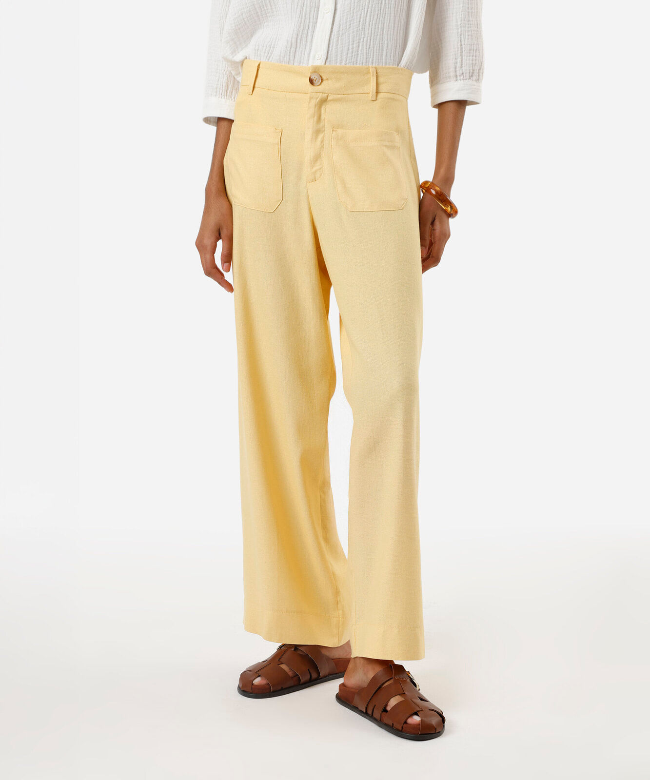 calça feminina wide cropped com bolso frontal amarela