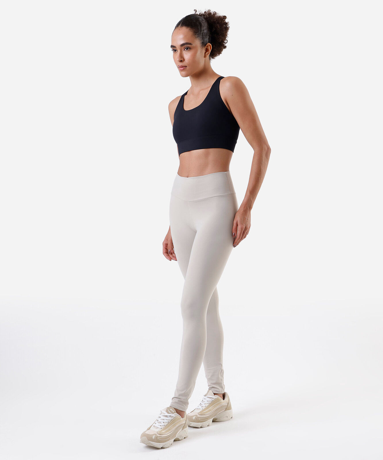 top feminino esportivo com fecho ajustável preto