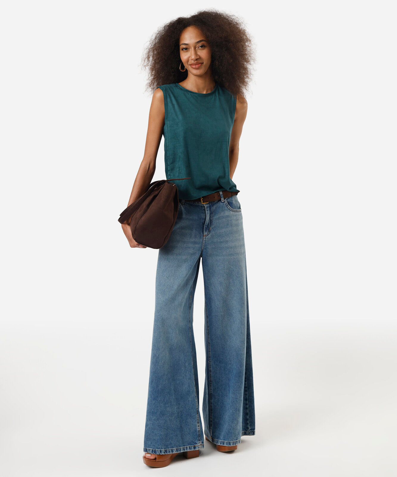 regata feminina de suede decote redondo verde