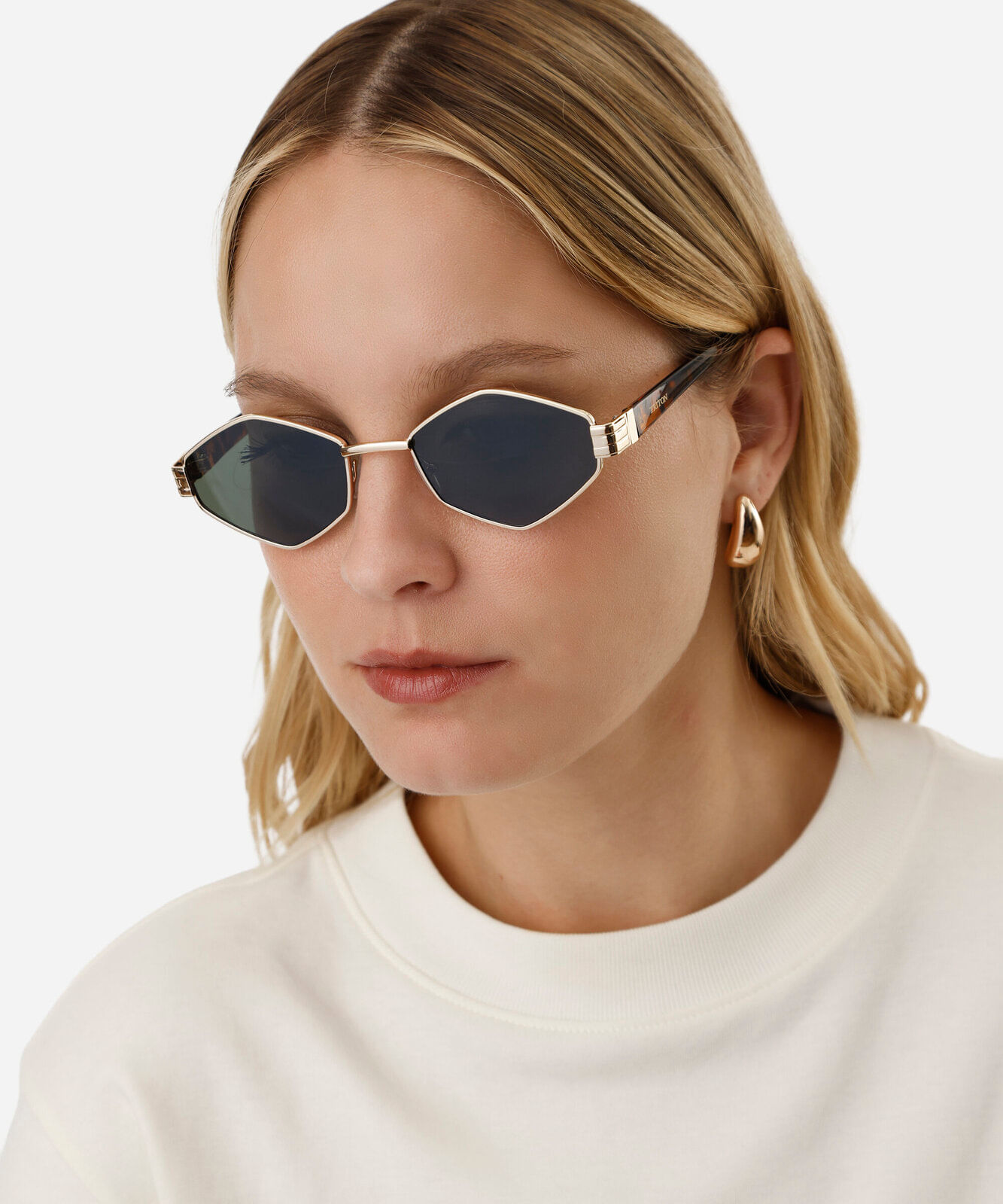 óculos de sol oval feminino de metal triton dourado