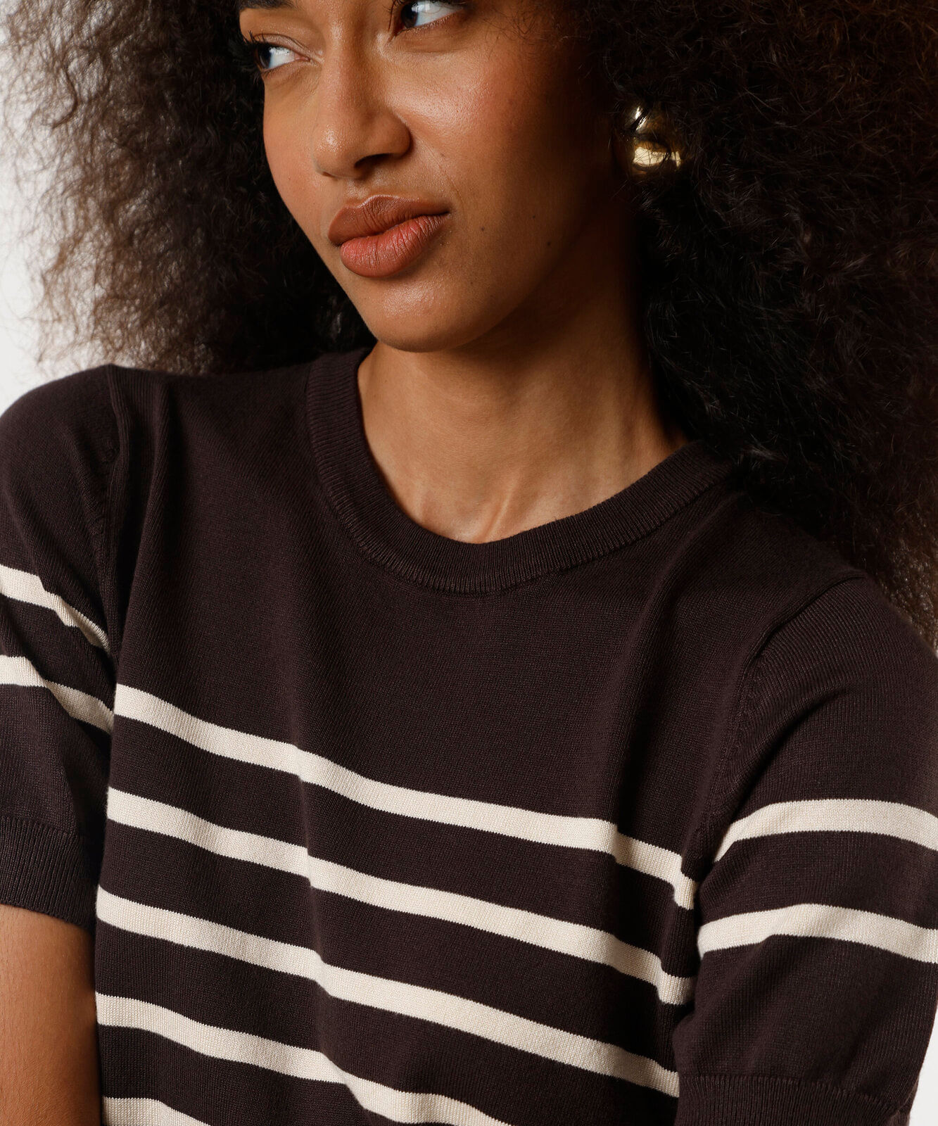 blusa feminina de tricot listrada marrom