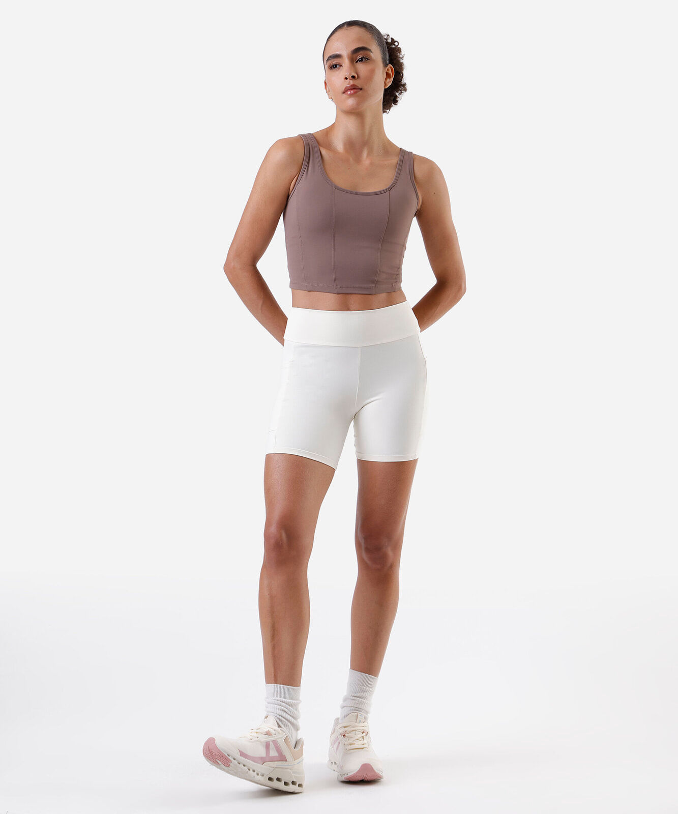 bermuda feminina com bolso esportiva off white