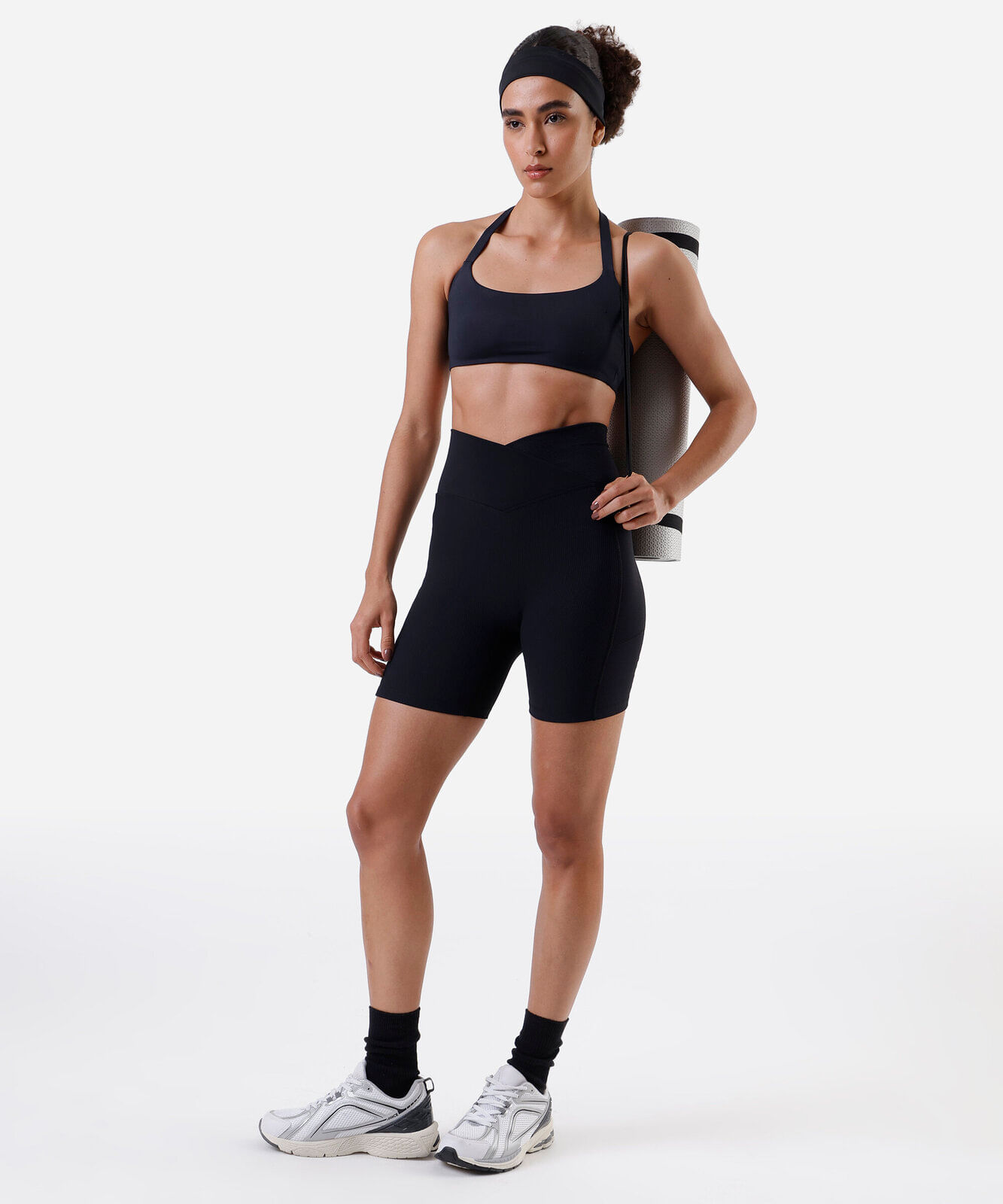 bermuda feminina cós cruzado canelado preta
