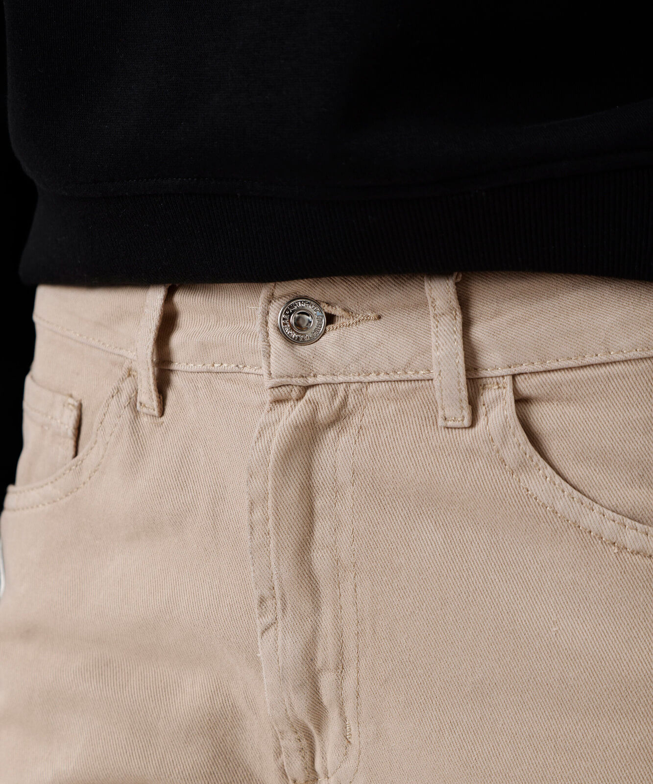 calça mom feminina de sarja cintura alta bege