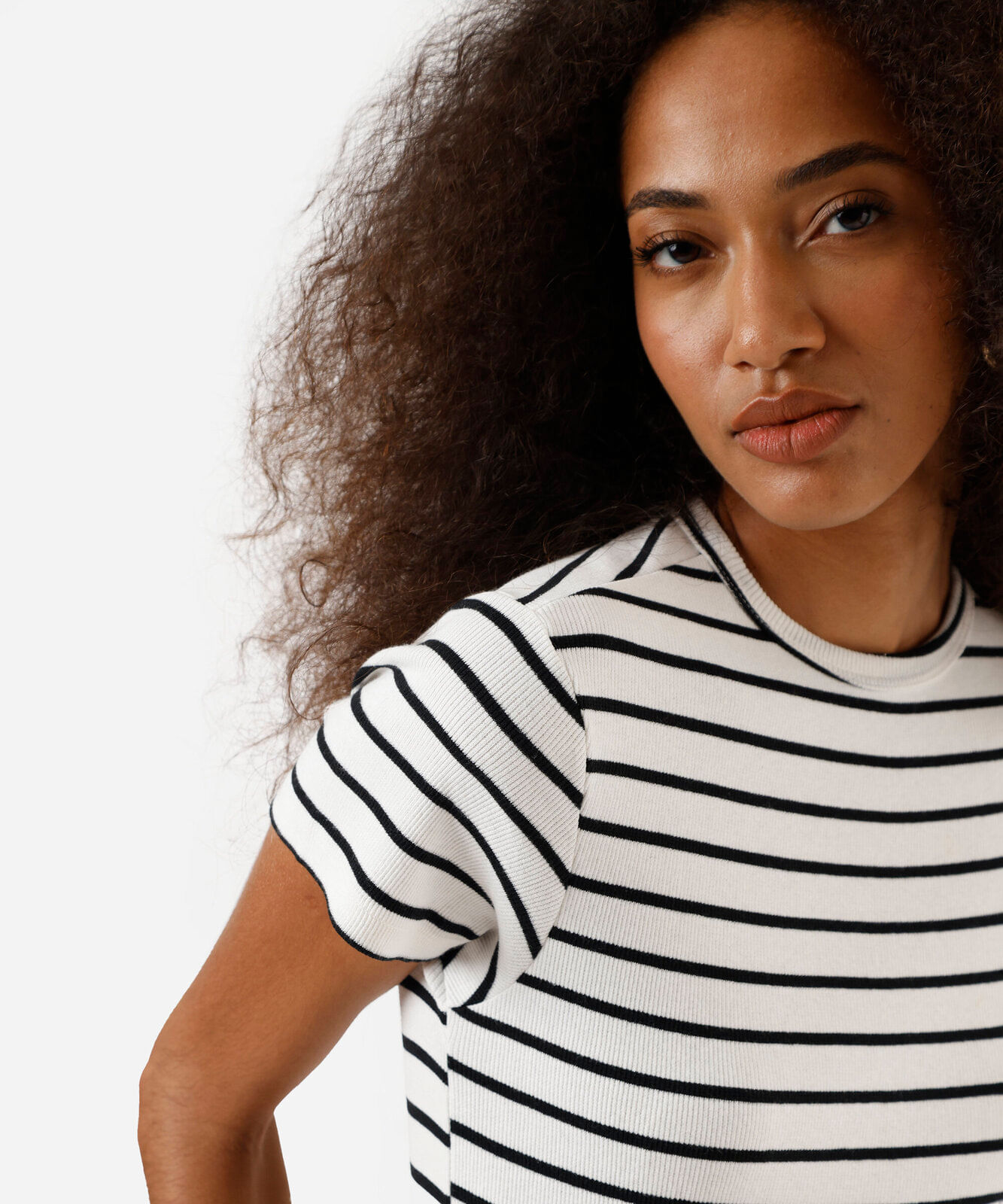 blusa baby look feminina com algodão canelada listrada básica off white