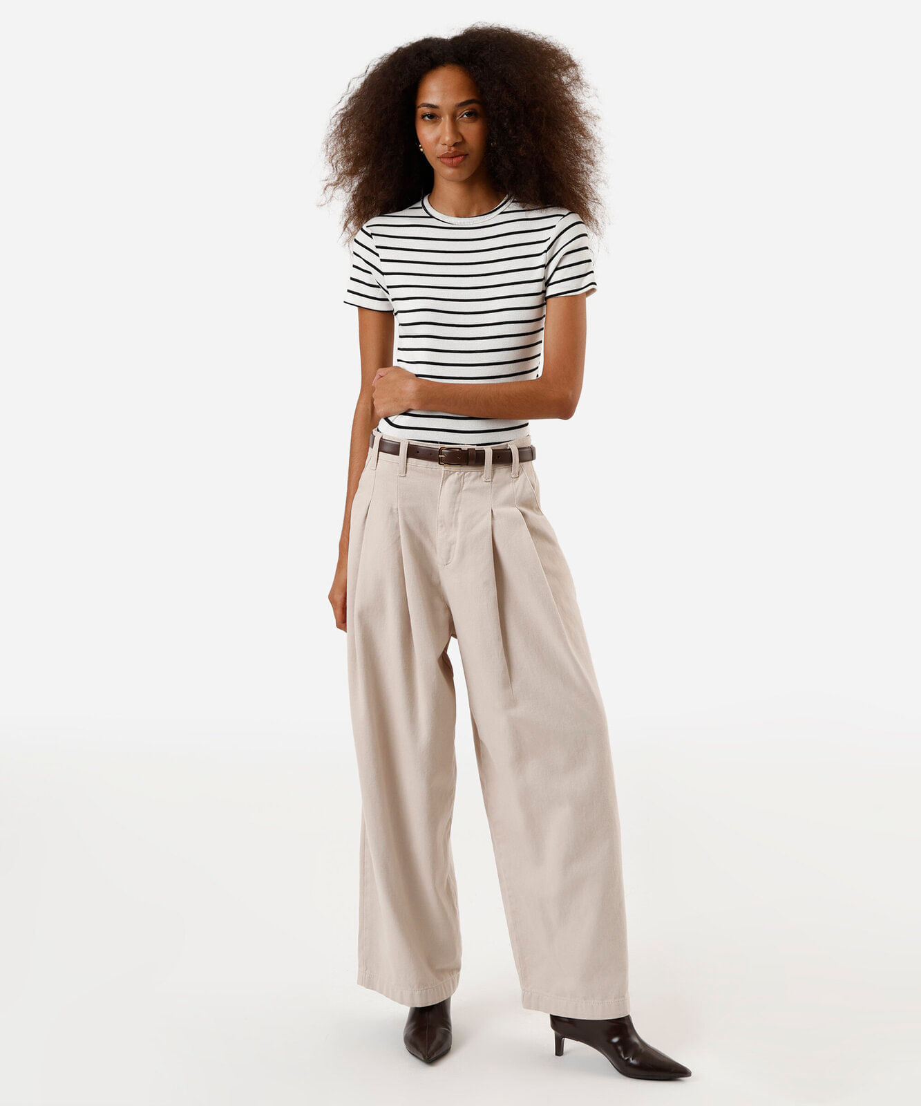 blusa baby look feminina com algodão canelada listrada básica off white