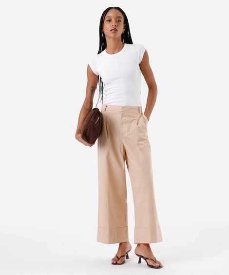 calça wide leg feminina de sarja com pregas e barra italiana bege