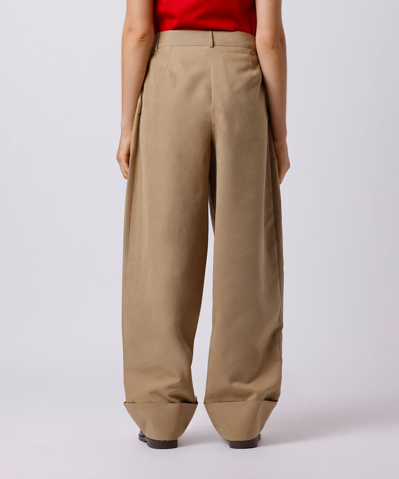 calça de alfaiataria feminina com pregas mindset bege