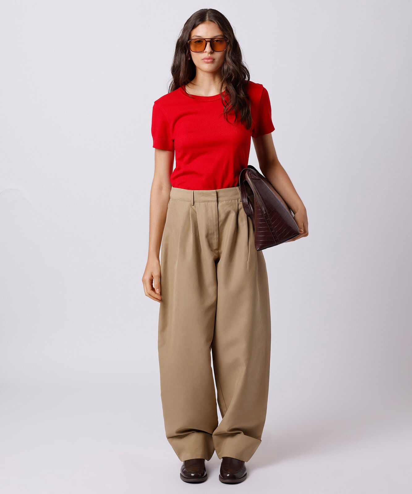 calça de alfaiataria feminina com pregas mindset bege