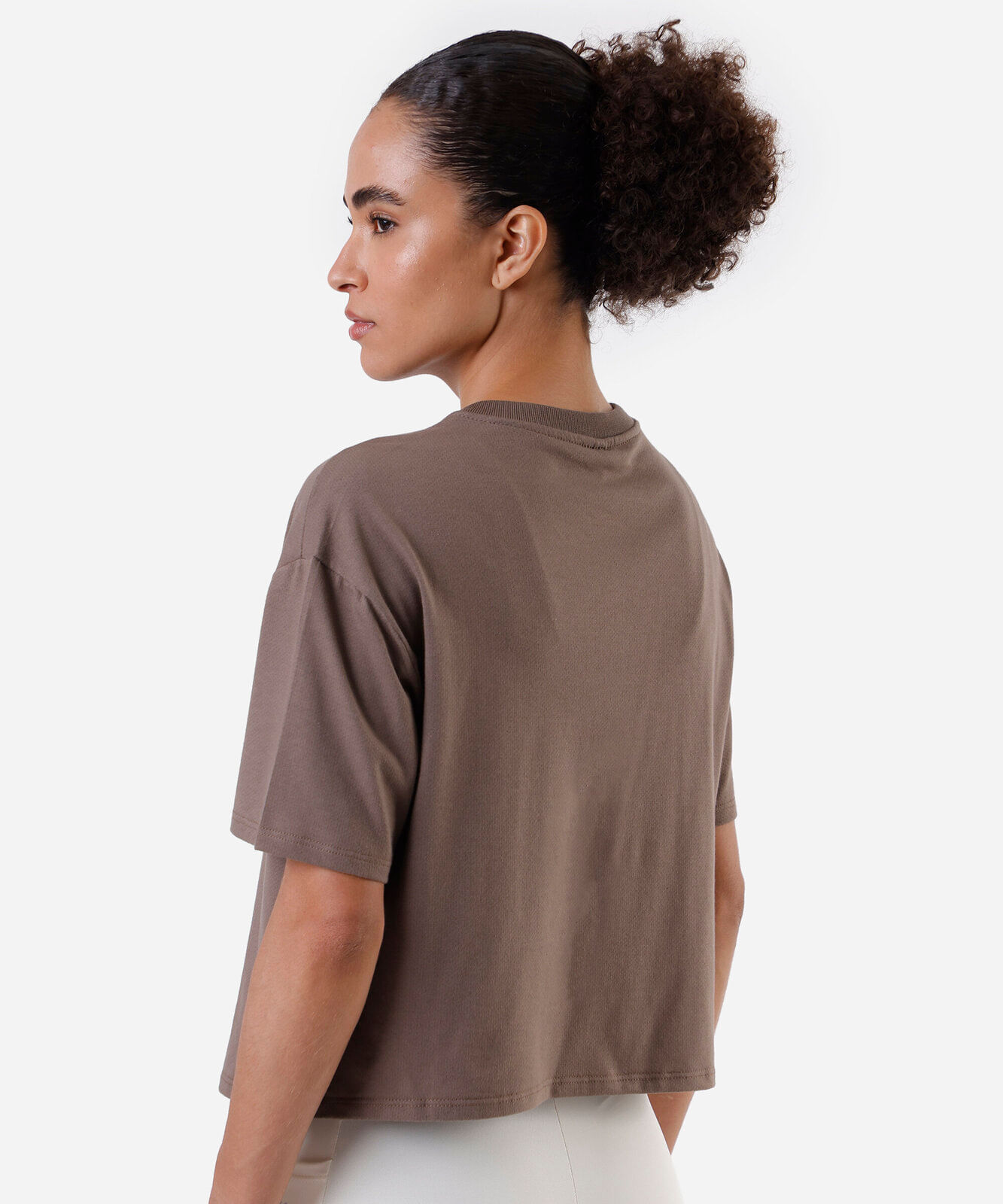 camiseta feminina esportiva manga curta marrom