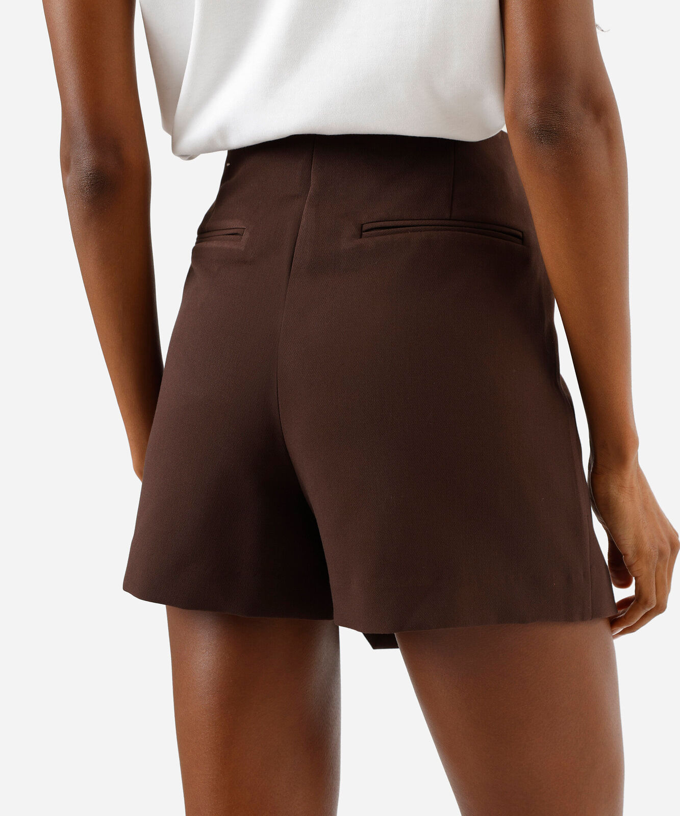 short saia de alfaiataria feminino assimétrico  marrom