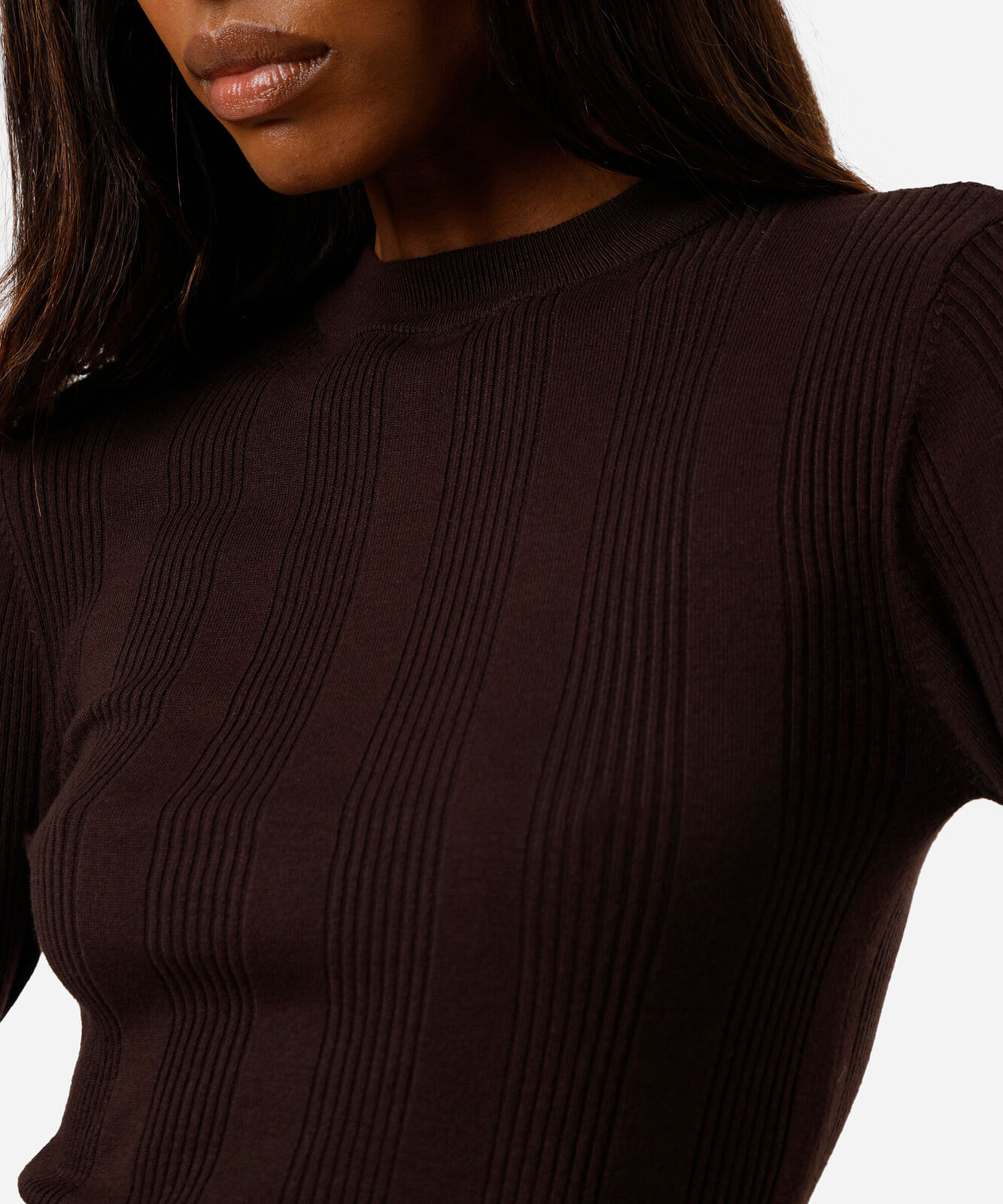 suéter básico feminino de tricot canelado marrom
