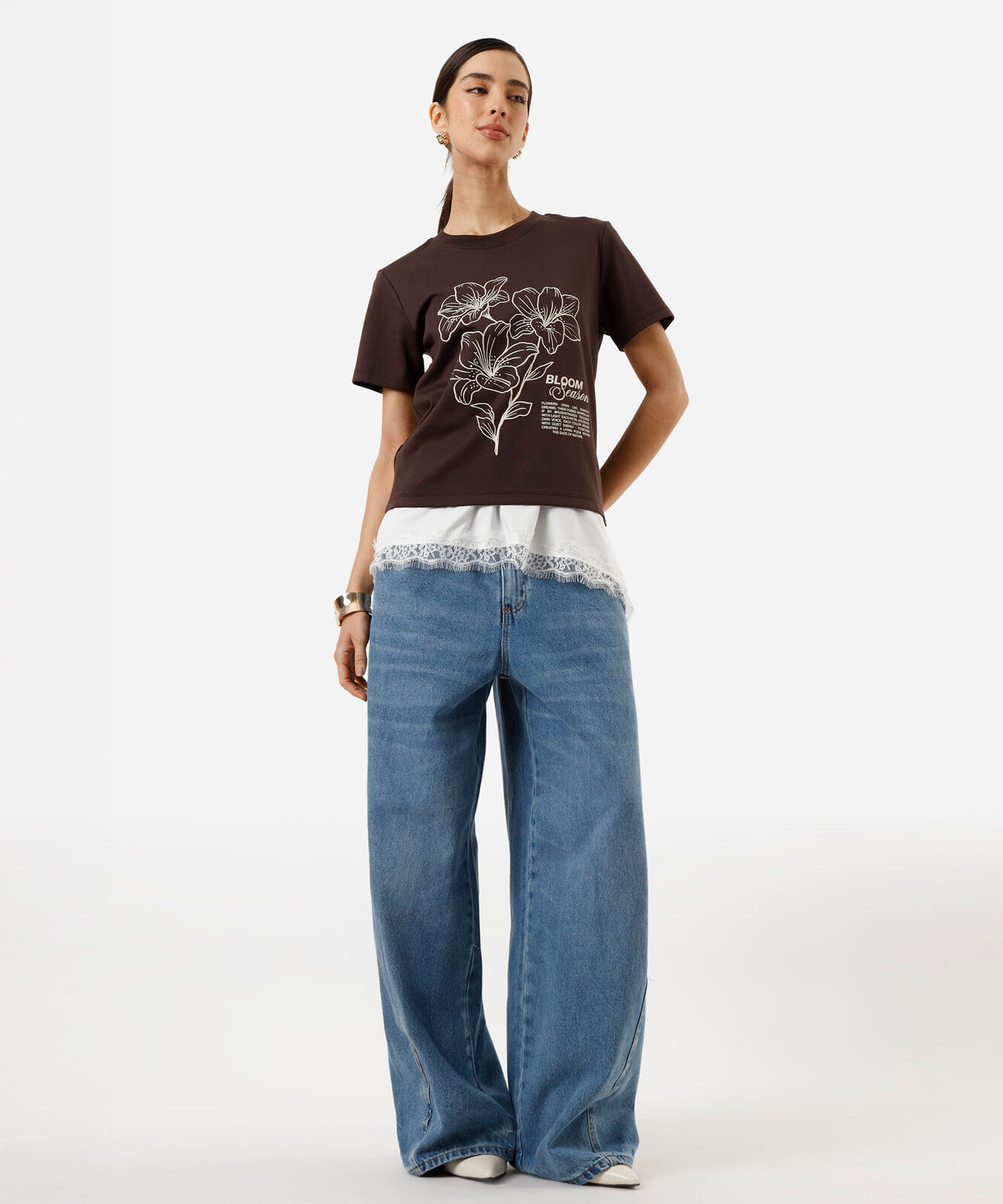 camiseta feminina de algodão floral marrom