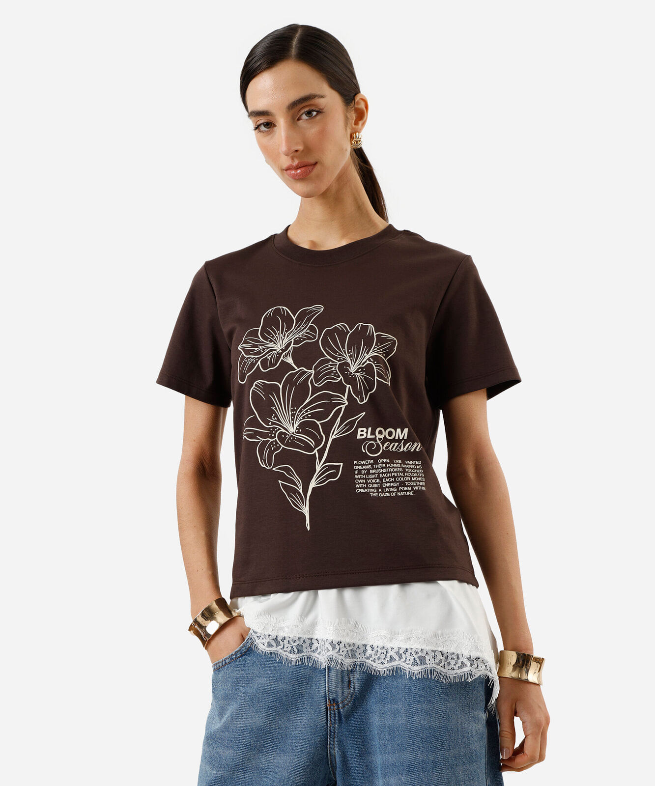 camiseta feminina de algodão floral marrom