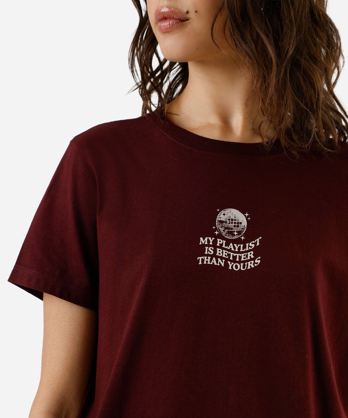 camiseta feminina com algodão estampada vinho