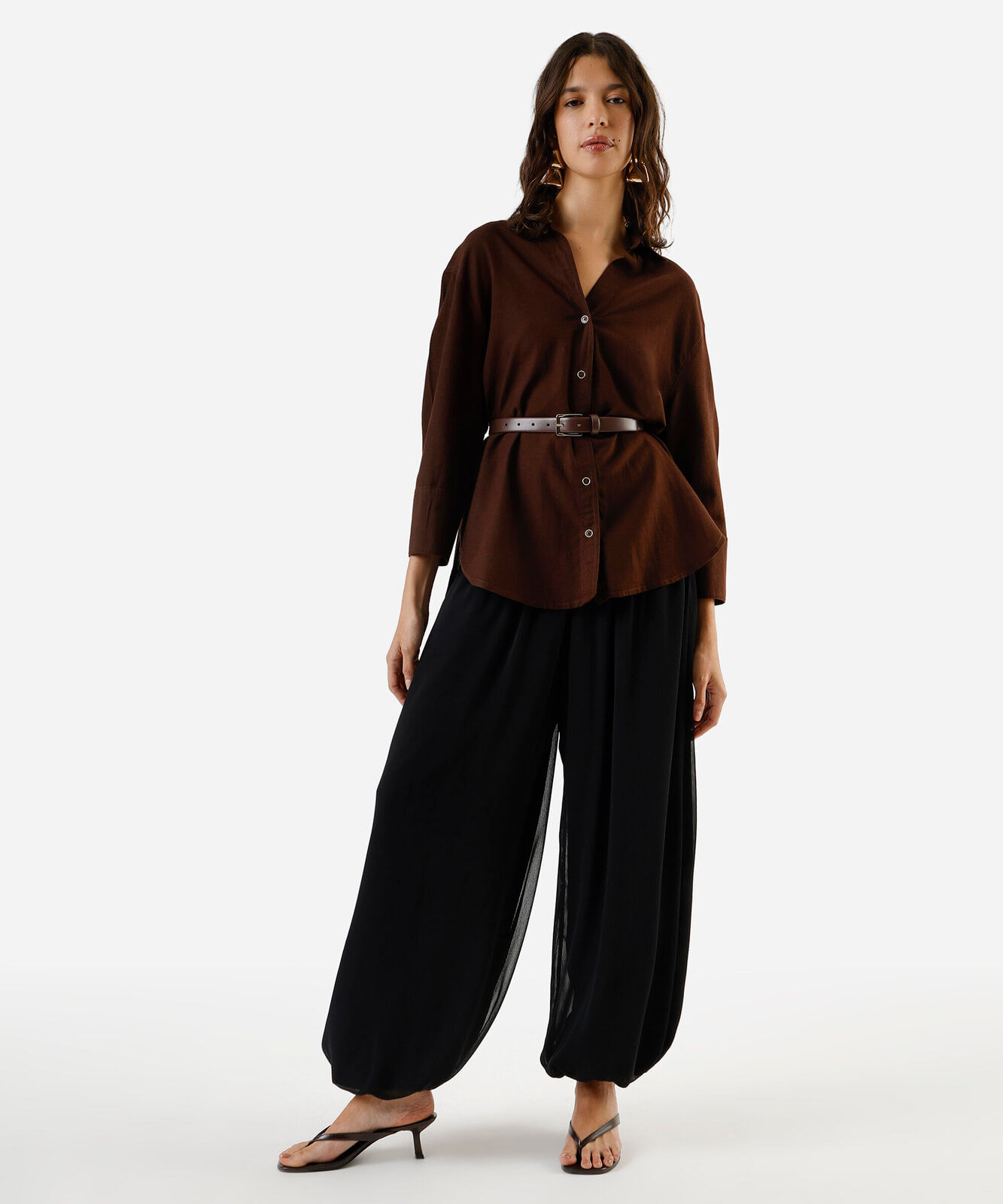 camisa feminina com linho manga longa marrom